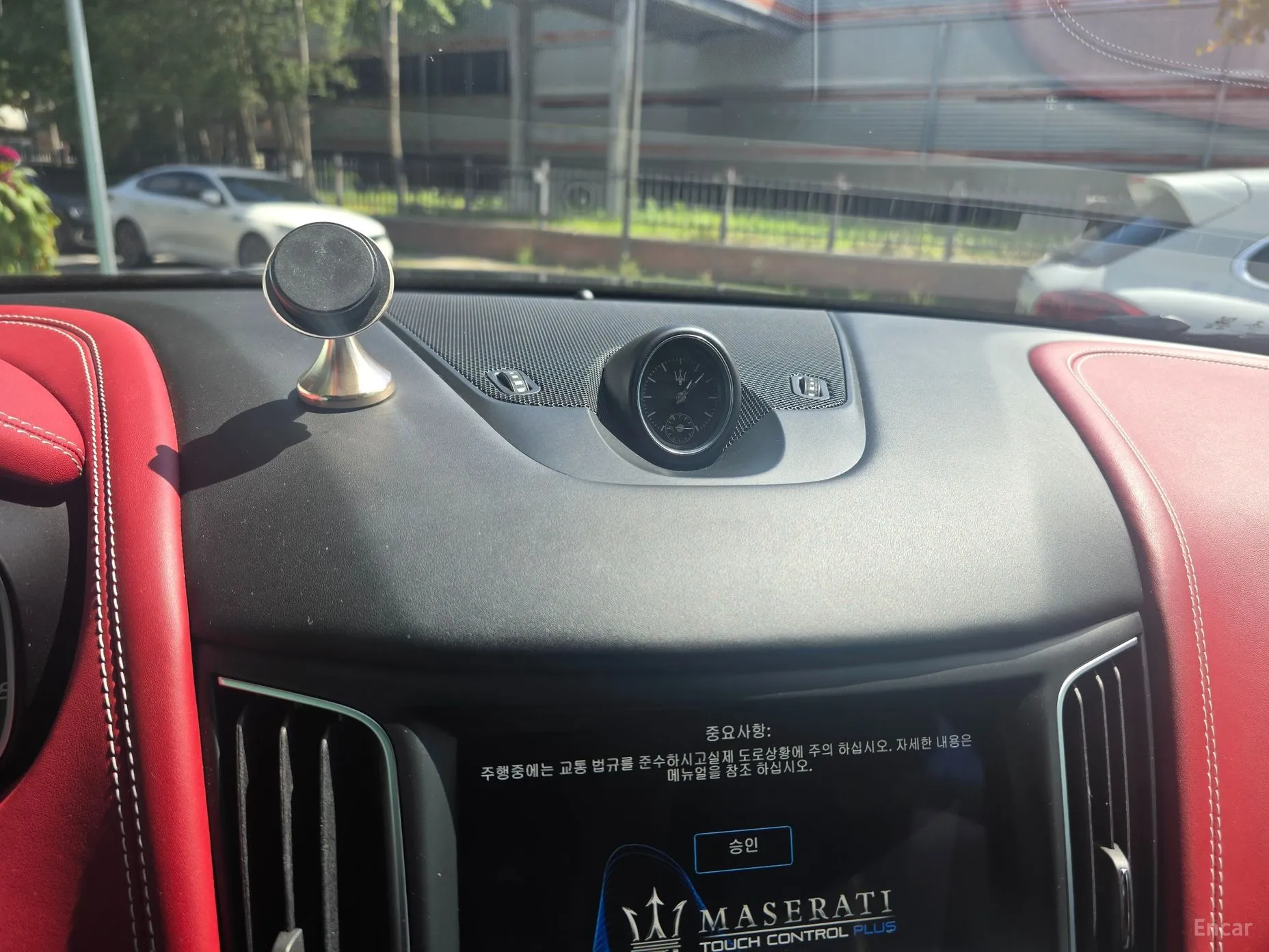 Maserati Levante превью 15