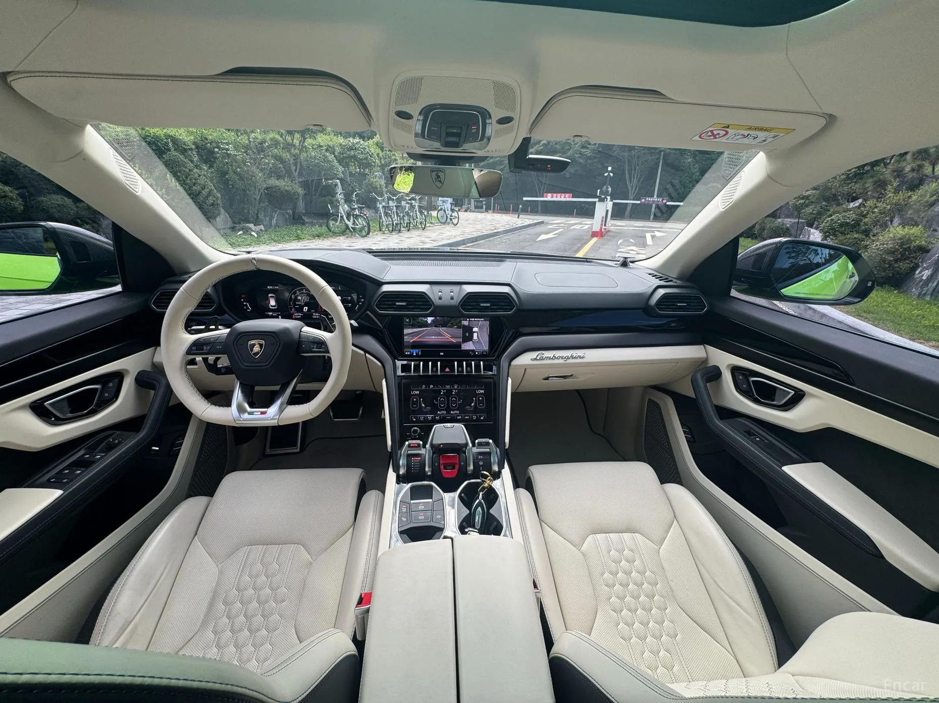 Lamborghini Urus превью 12