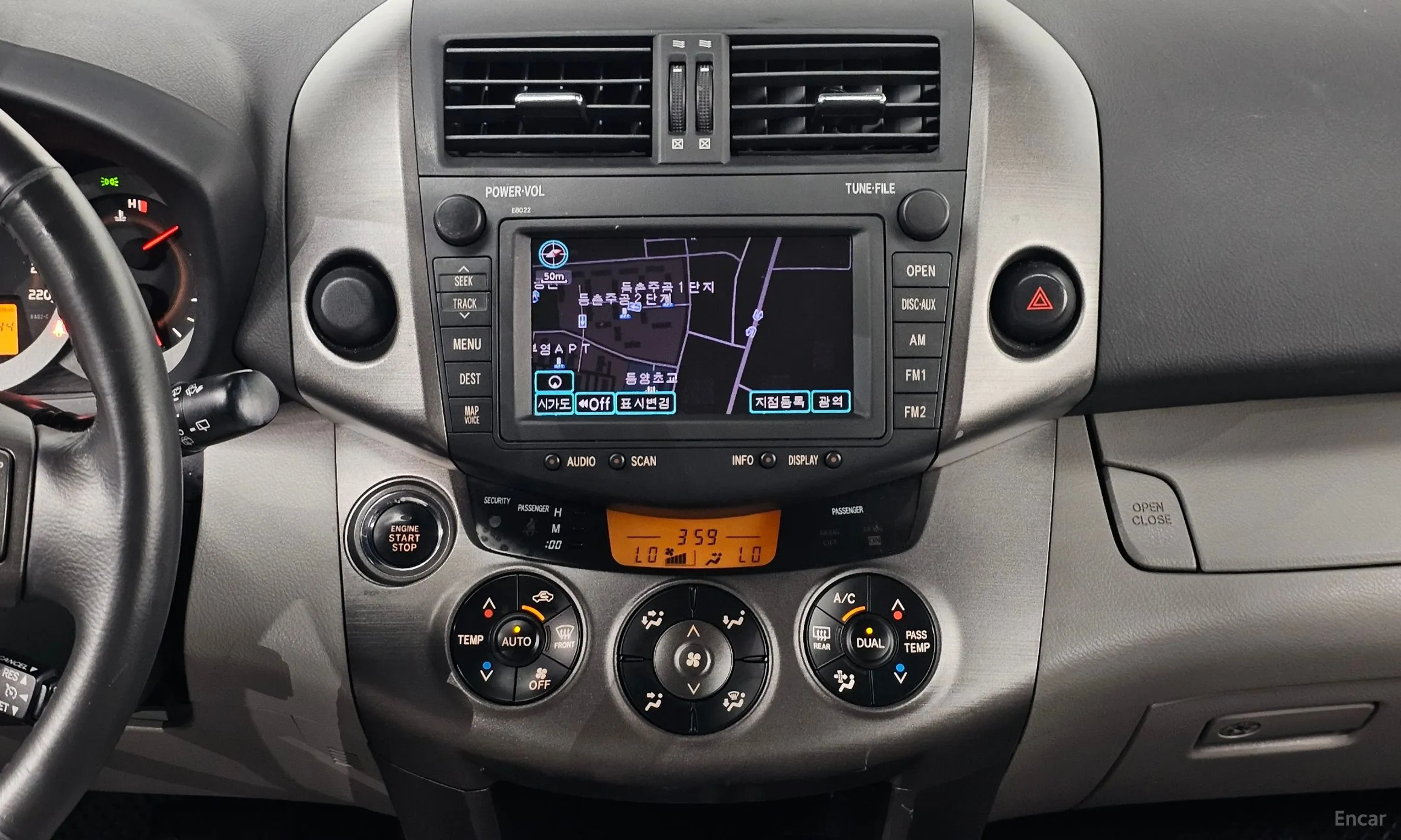 Toyota RAV4 превью 18