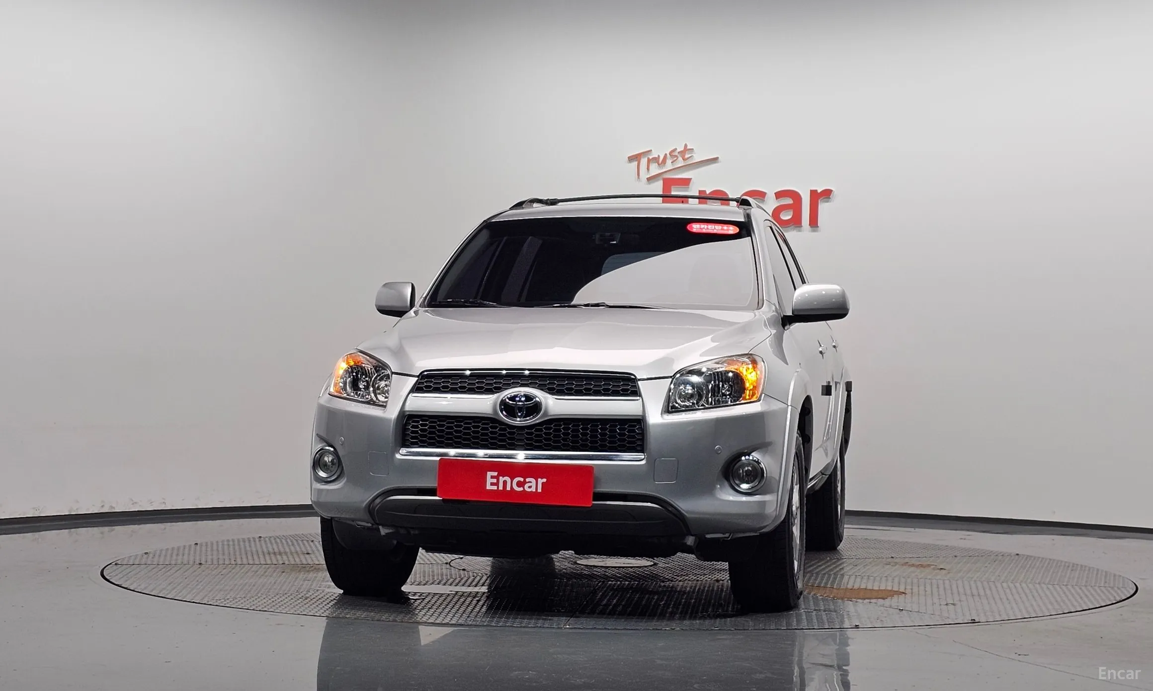 Toyota RAV4 превью 3