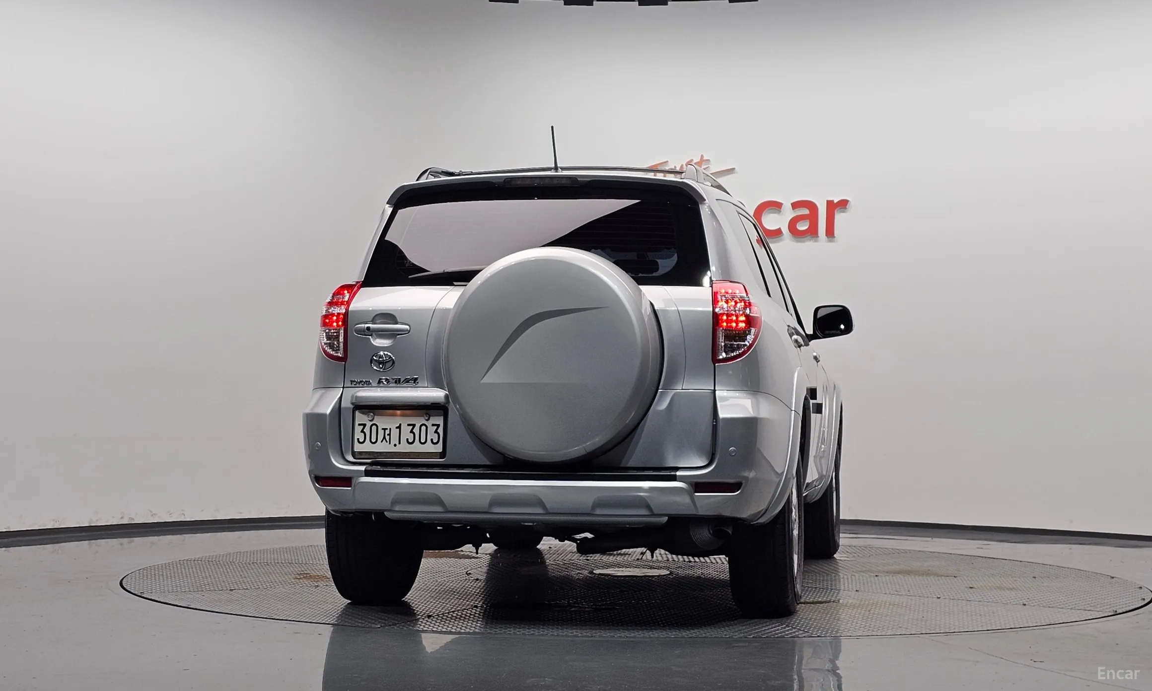 Toyota RAV4 превью 4