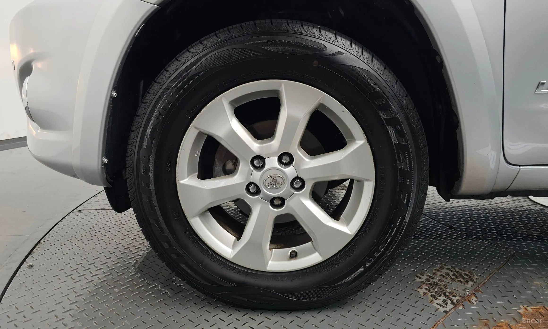 Toyota RAV4 превью 5