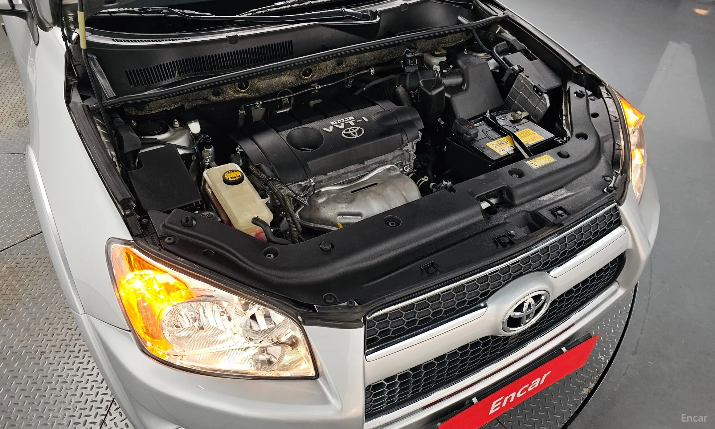 Toyota RAV4 превью 6