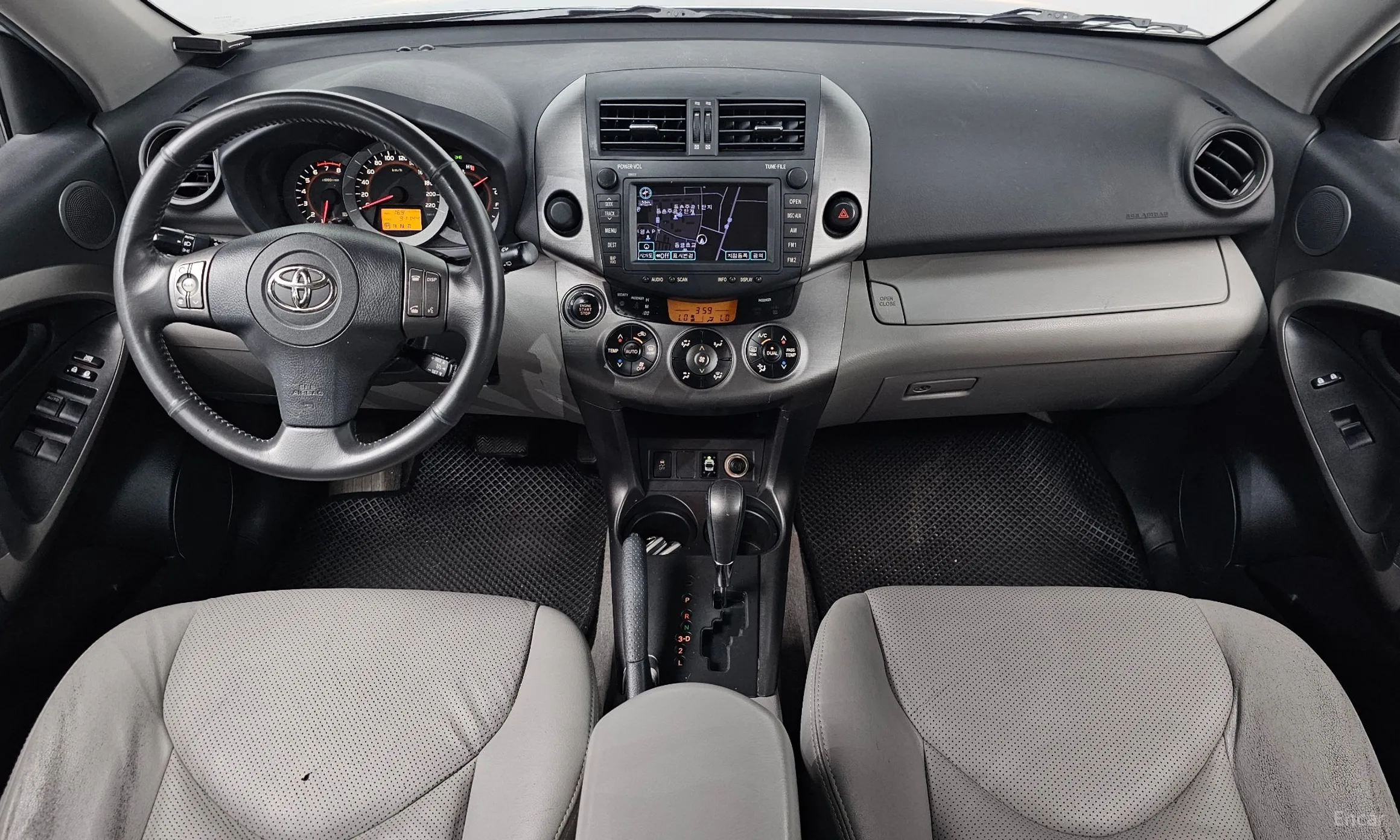 Toyota RAV4 превью 7
