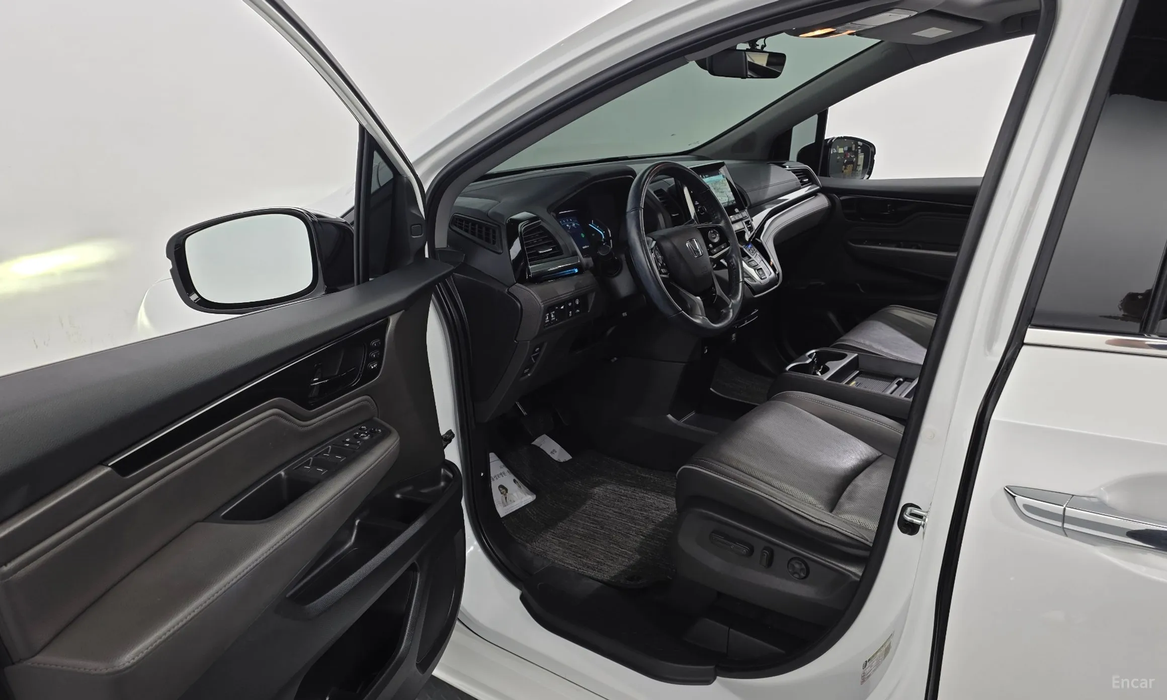 Honda Odyssey превью 10