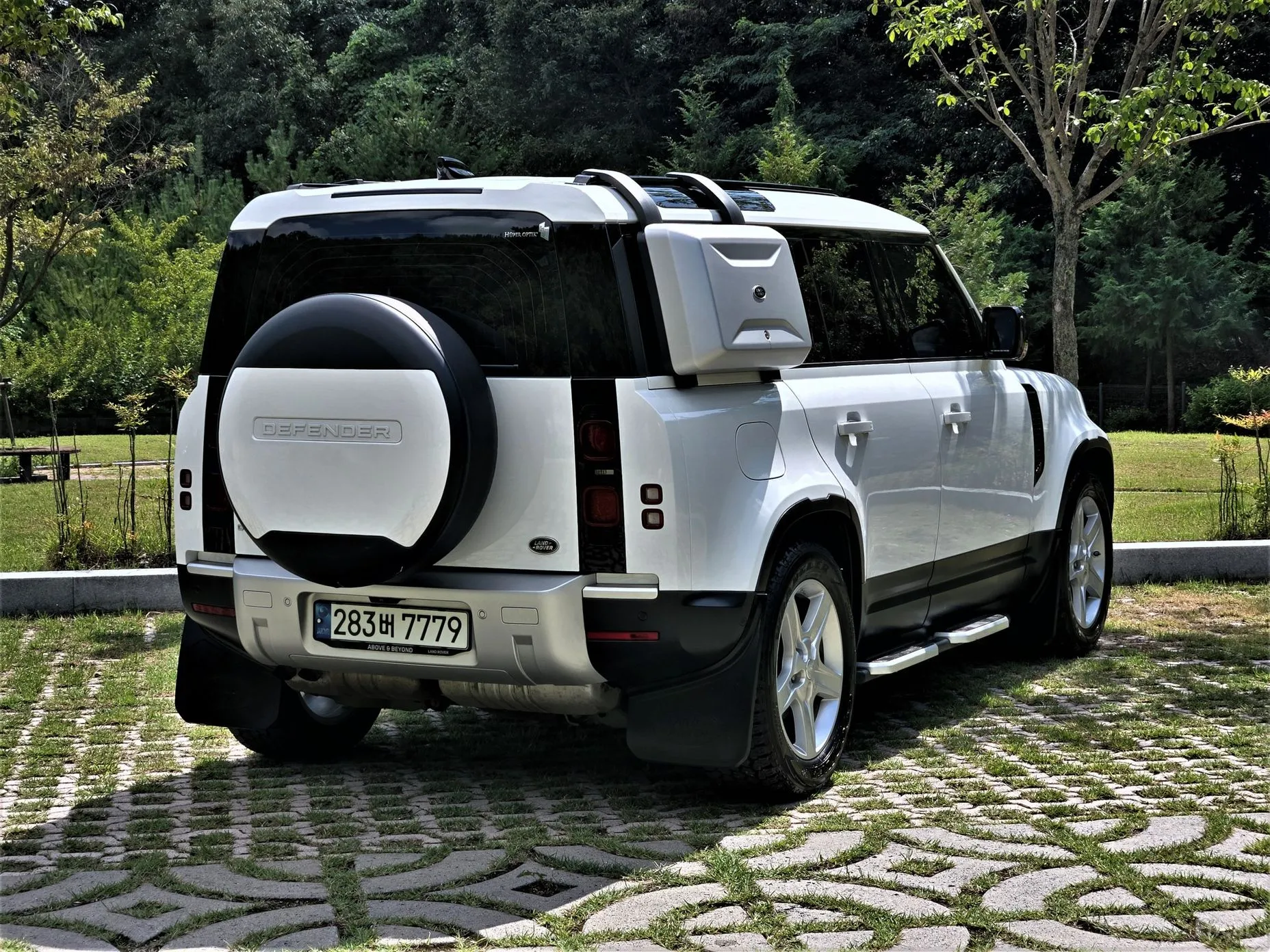 Land Rover Defender (L663)