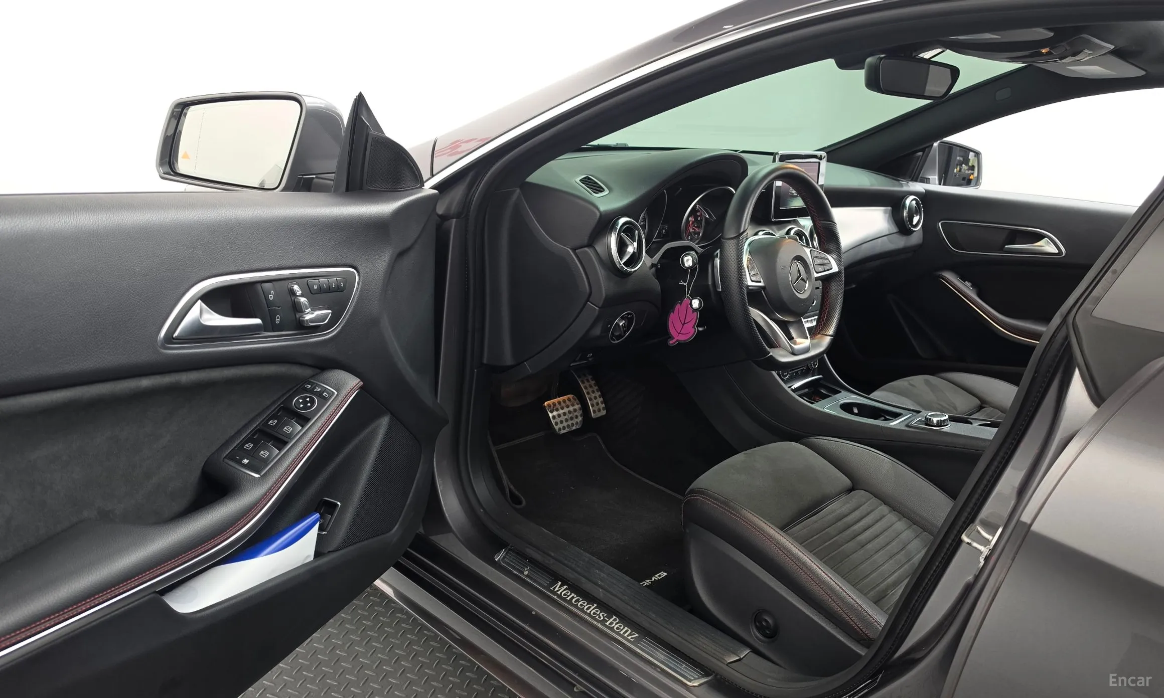 Mercedes Benz CLA-Class C117 превью 10