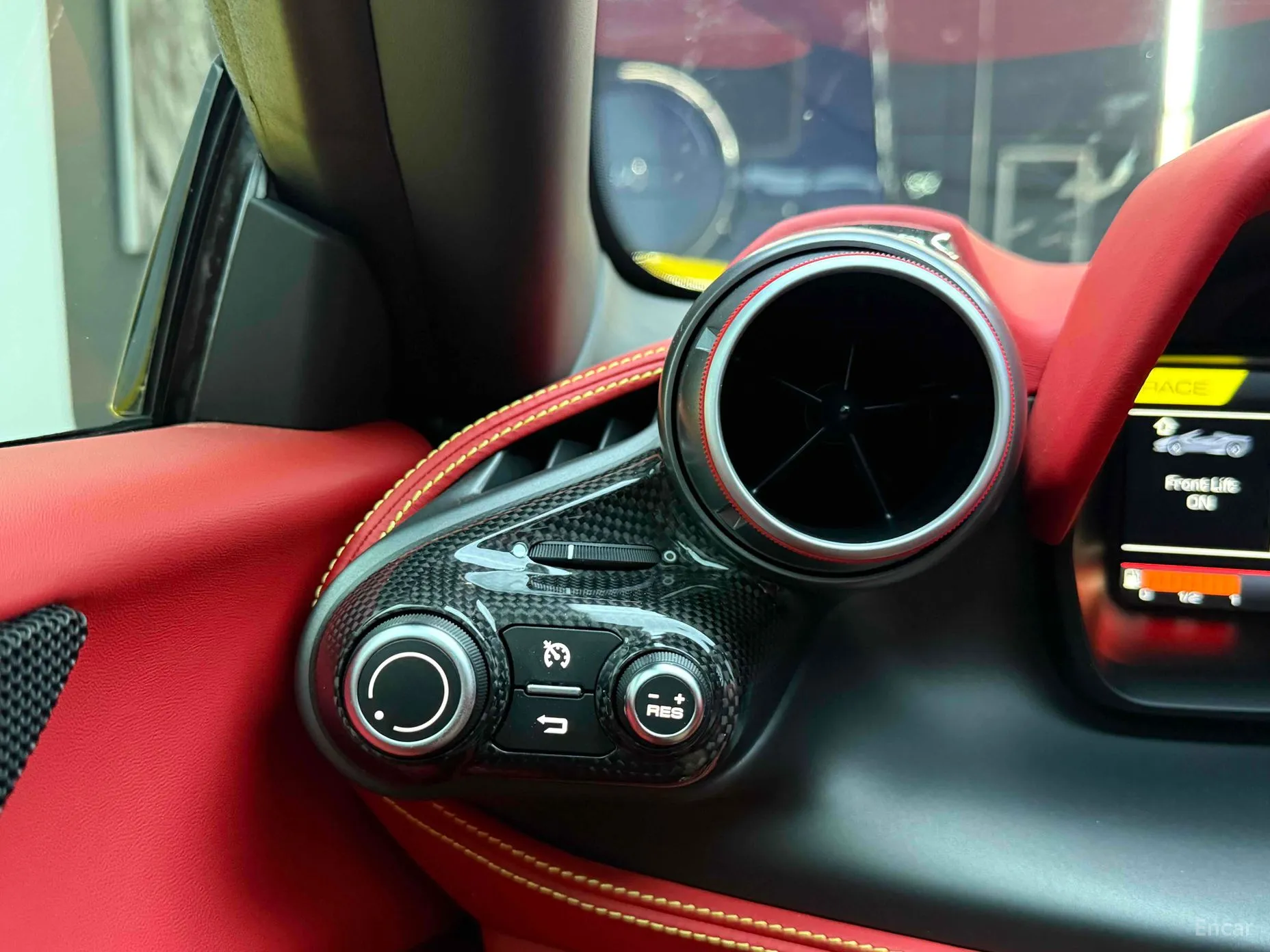 Ferrari F8 Spider превью 17