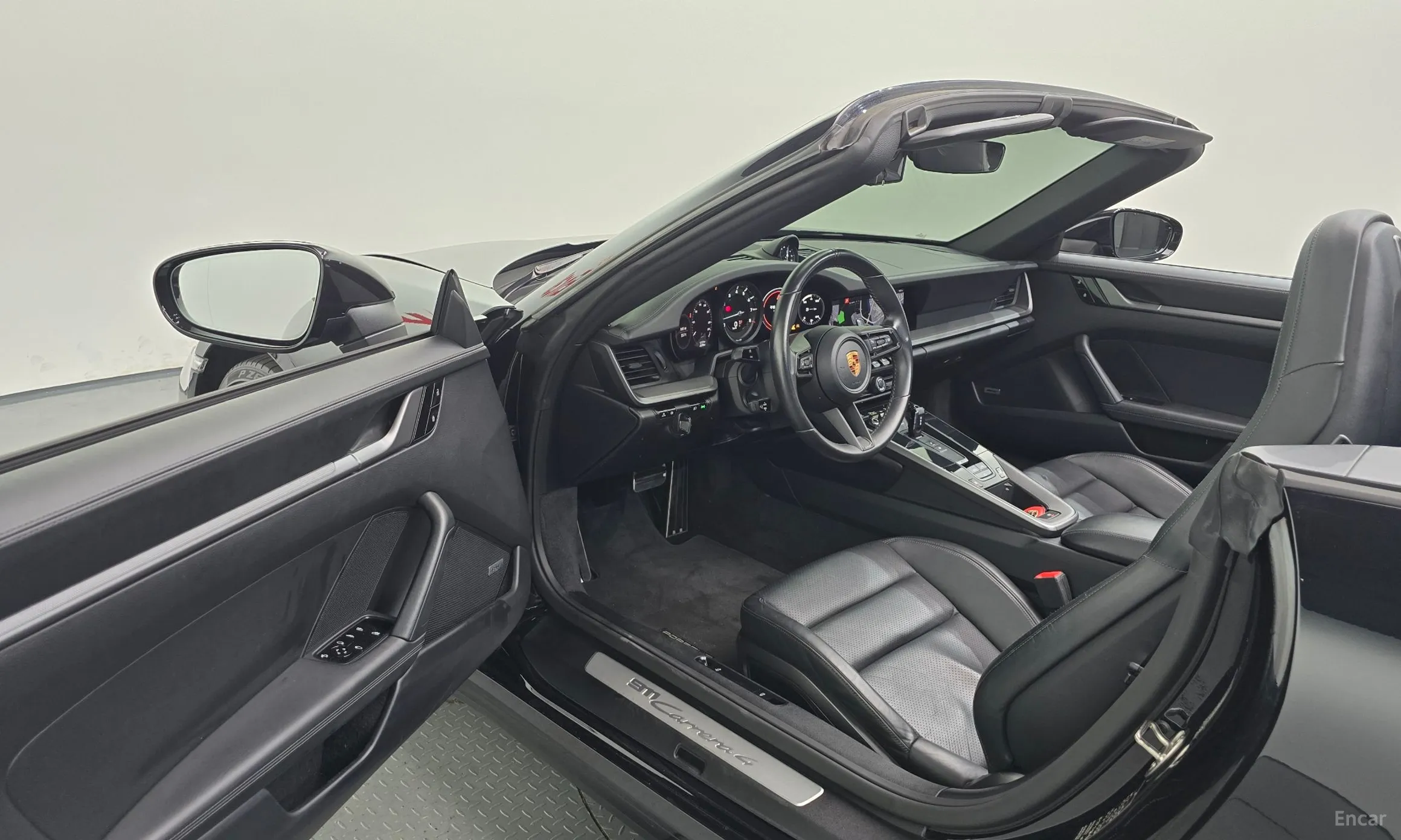 Porsche 911 (992) превью 10