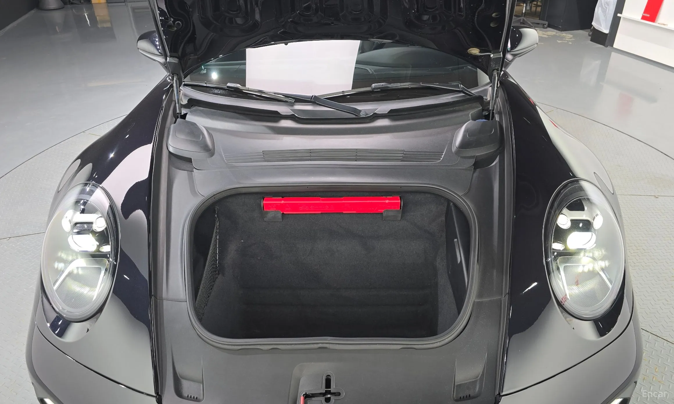 Porsche 911 (992) превью 13
