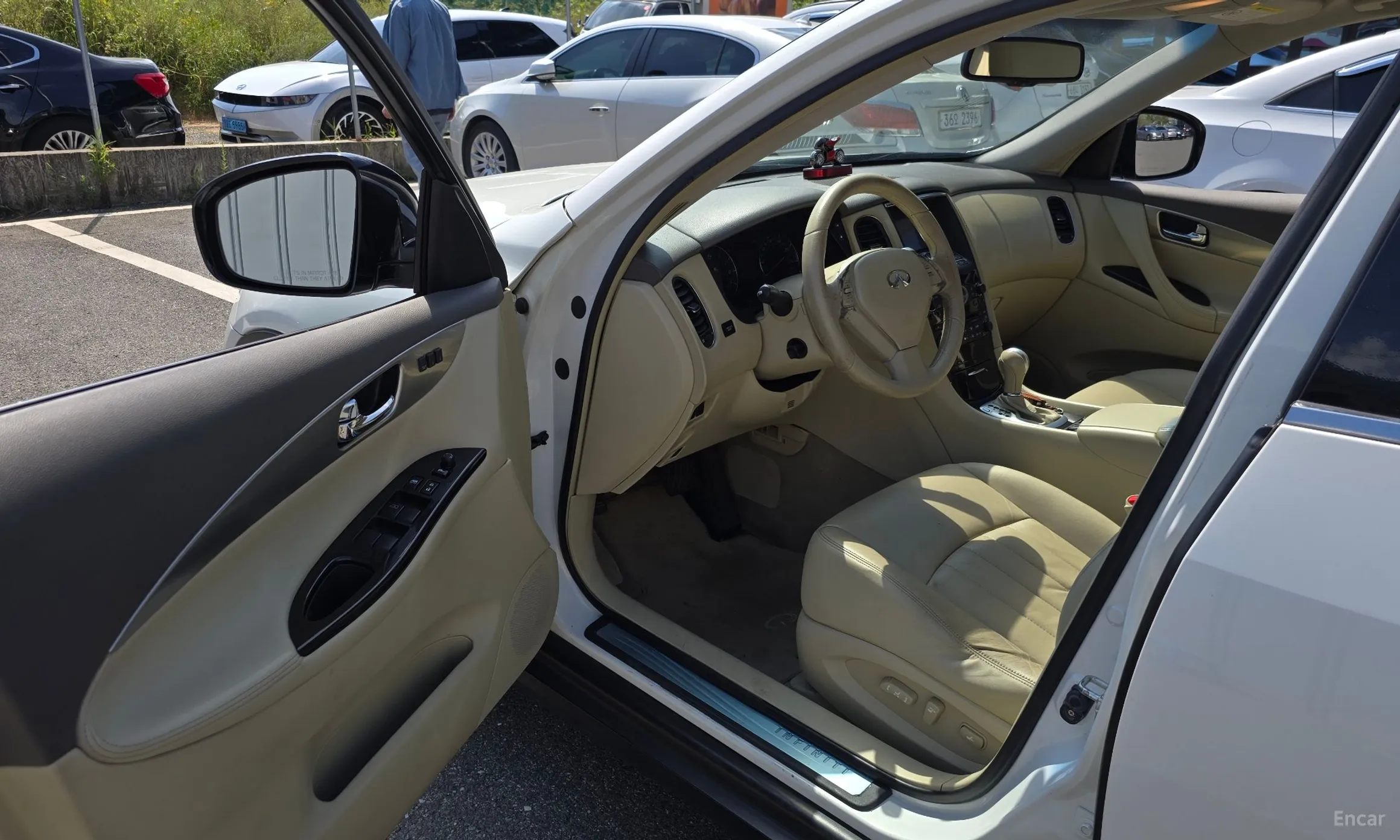 Infiniti EX35 превью 10