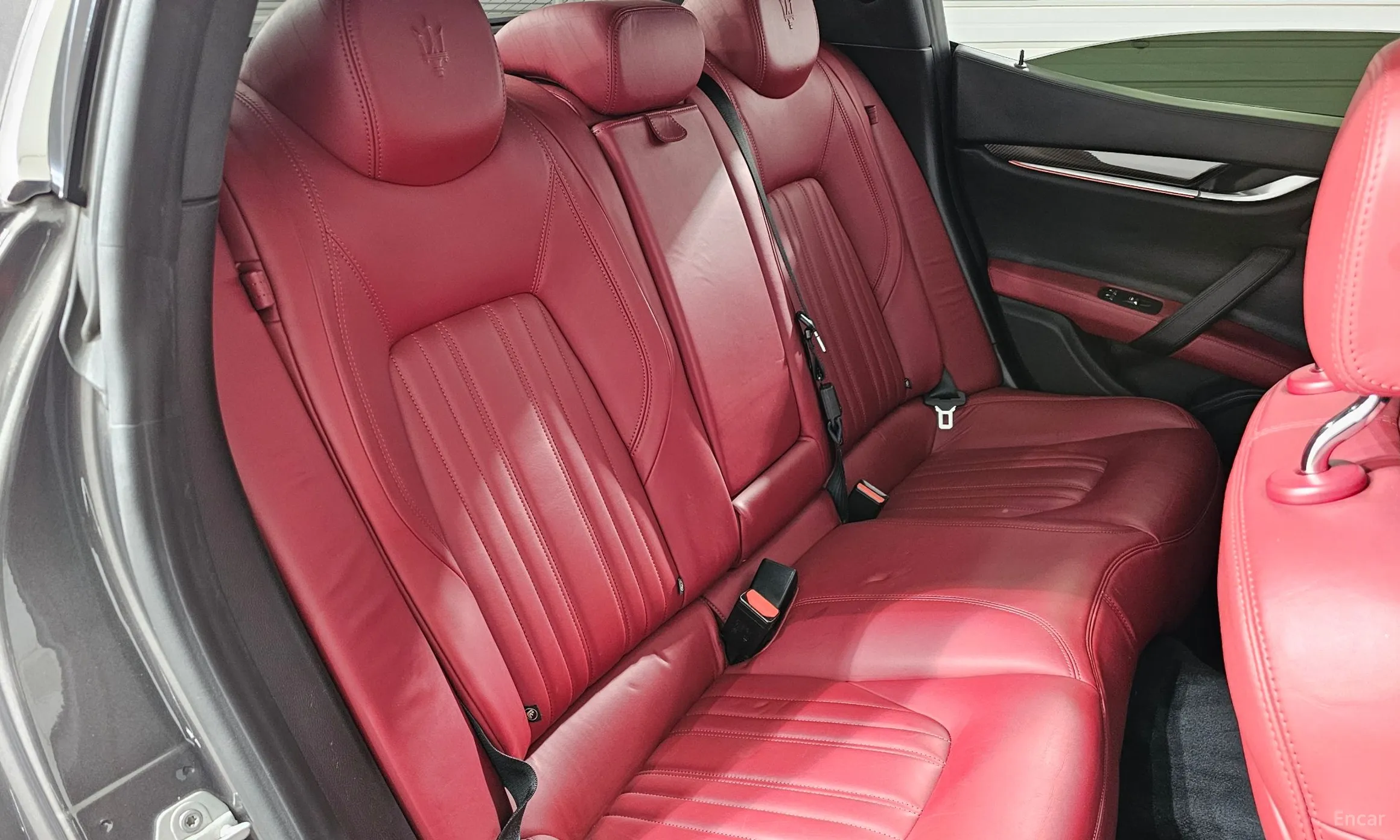 Maserati Ghibli превью 12