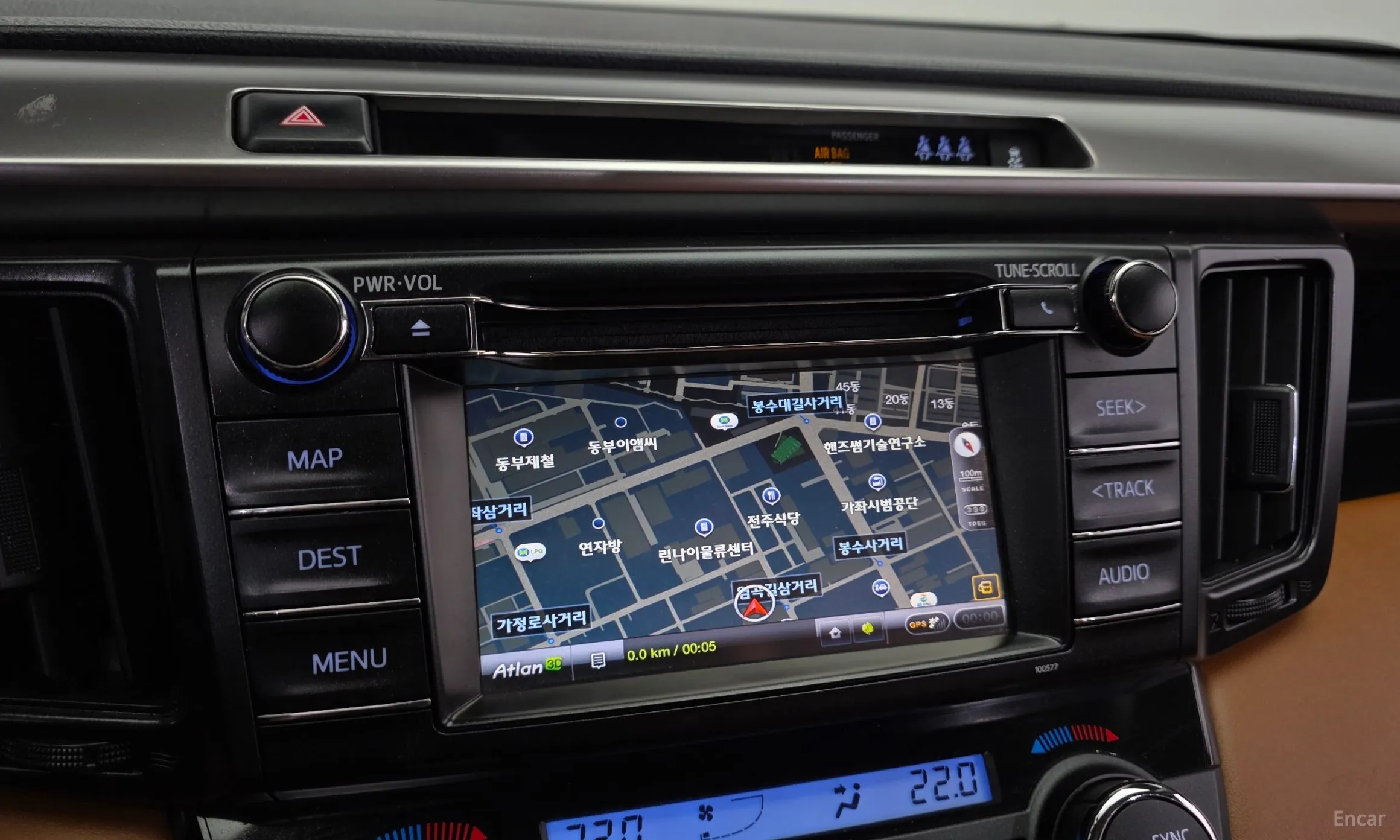 Toyota RAV4 превью 15