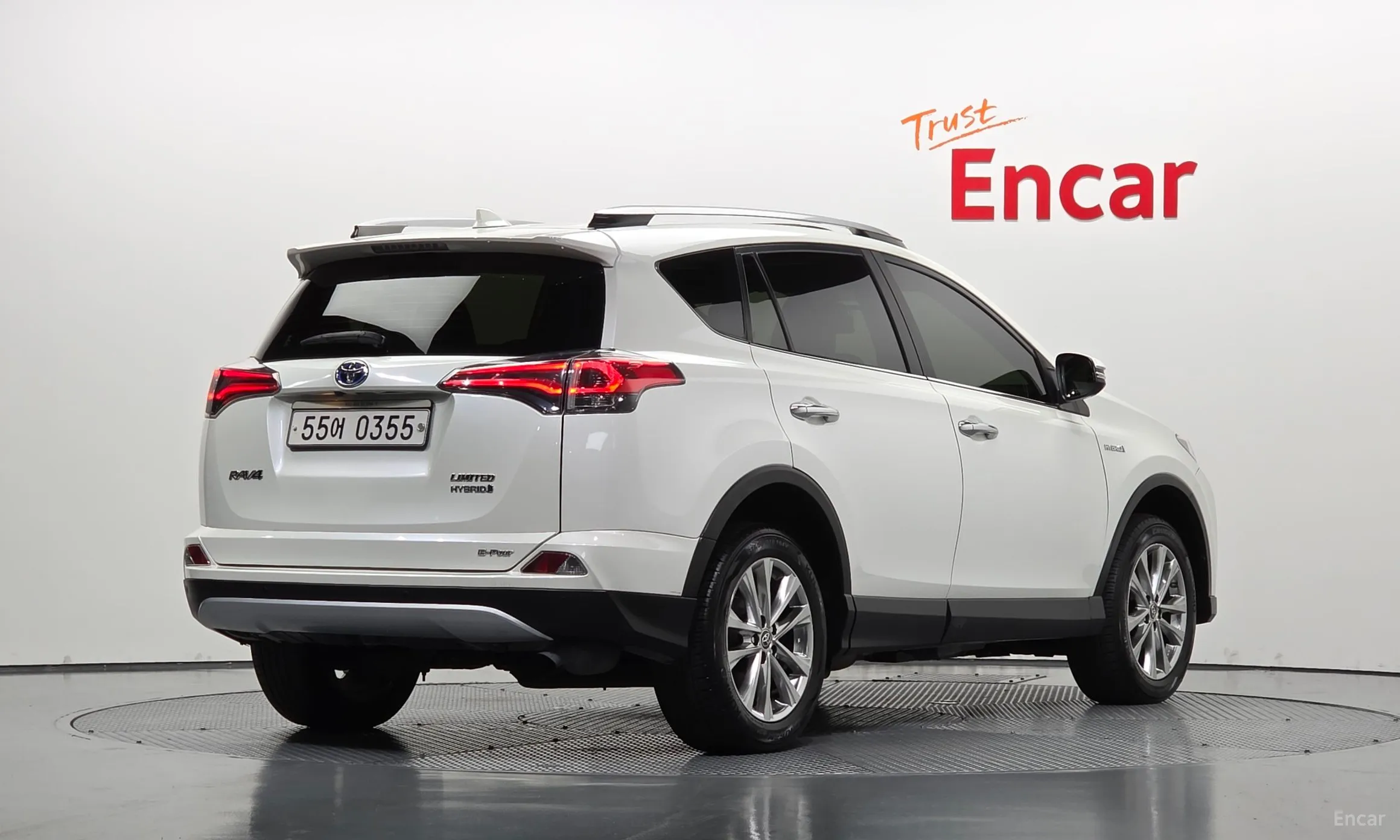 Toyota RAV4 превью 2