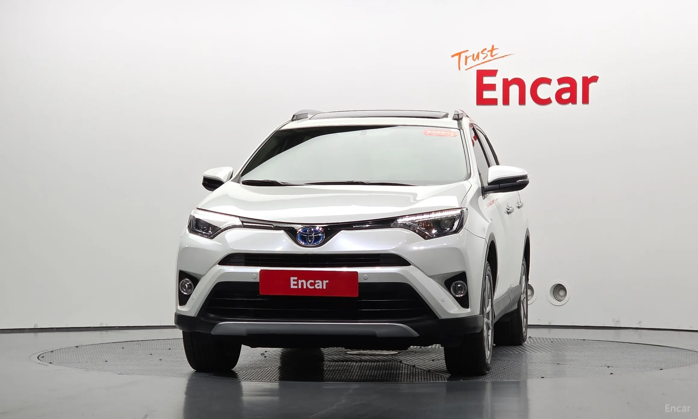 Toyota RAV4 превью 3