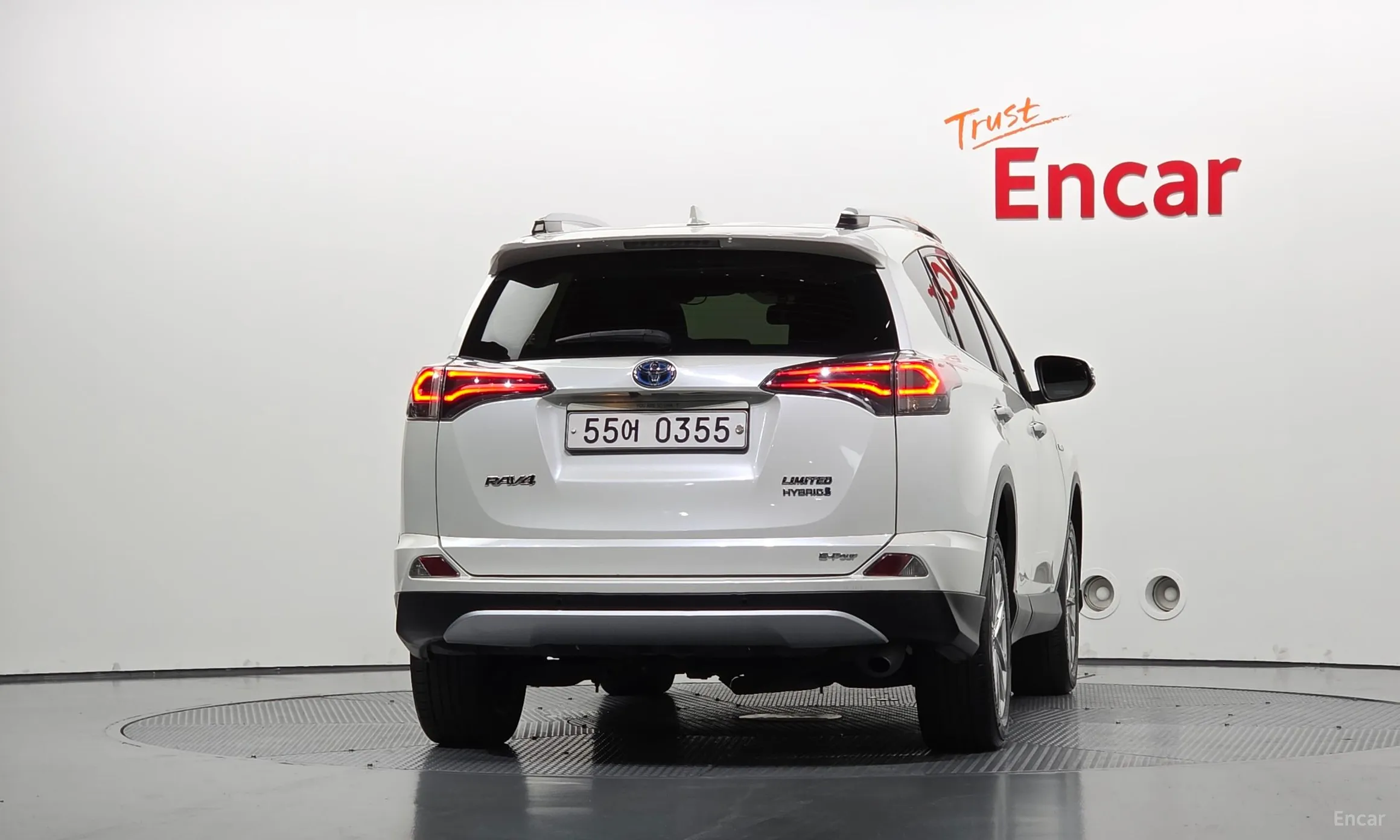Toyota RAV4 превью 4