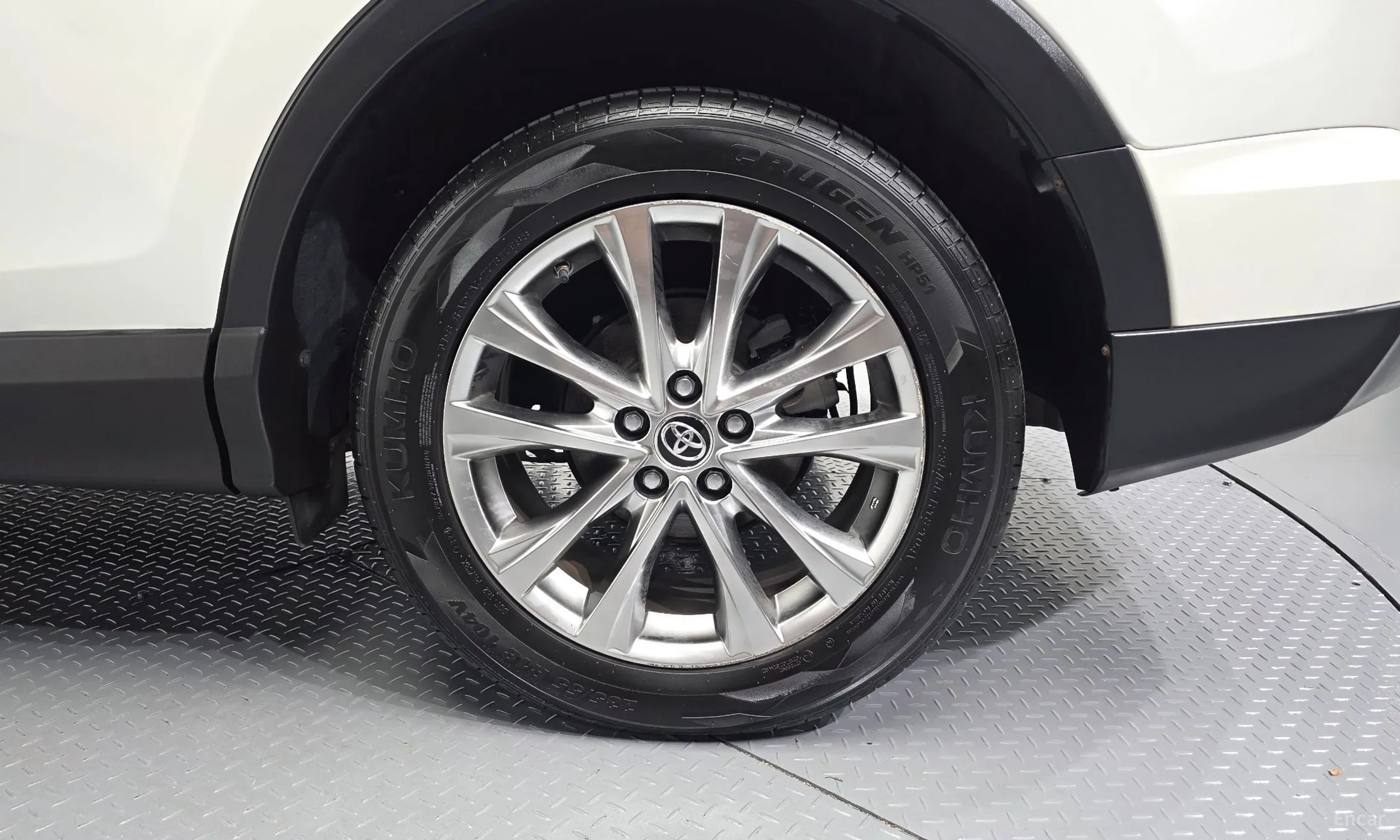 Toyota RAV4 превью 5