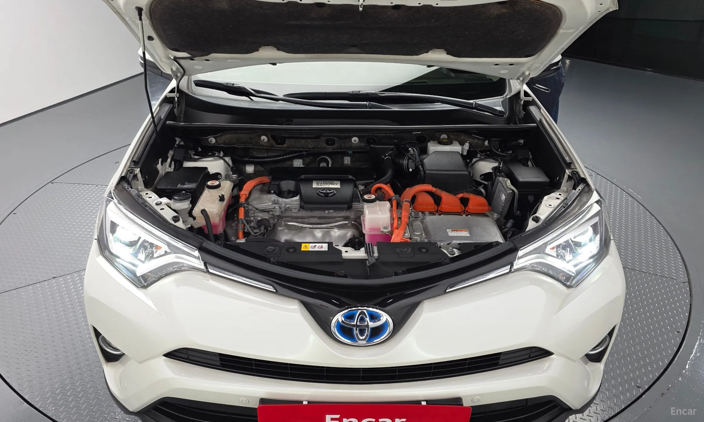 Toyota RAV4 превью 6