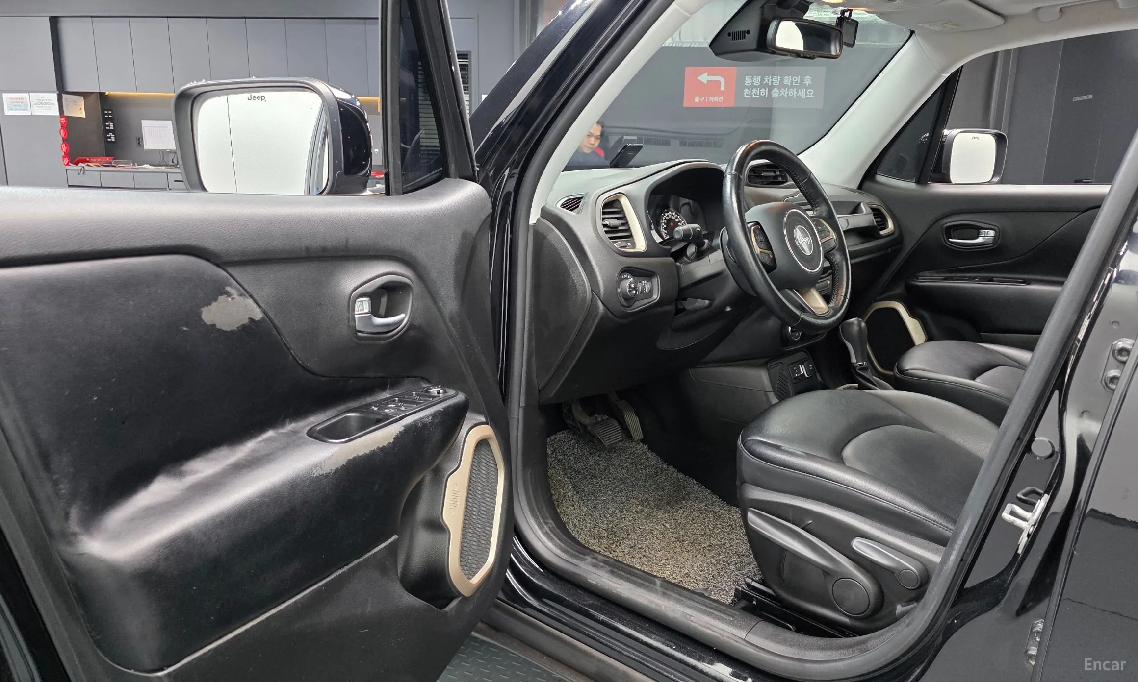 Jeep Renegade превью 10
