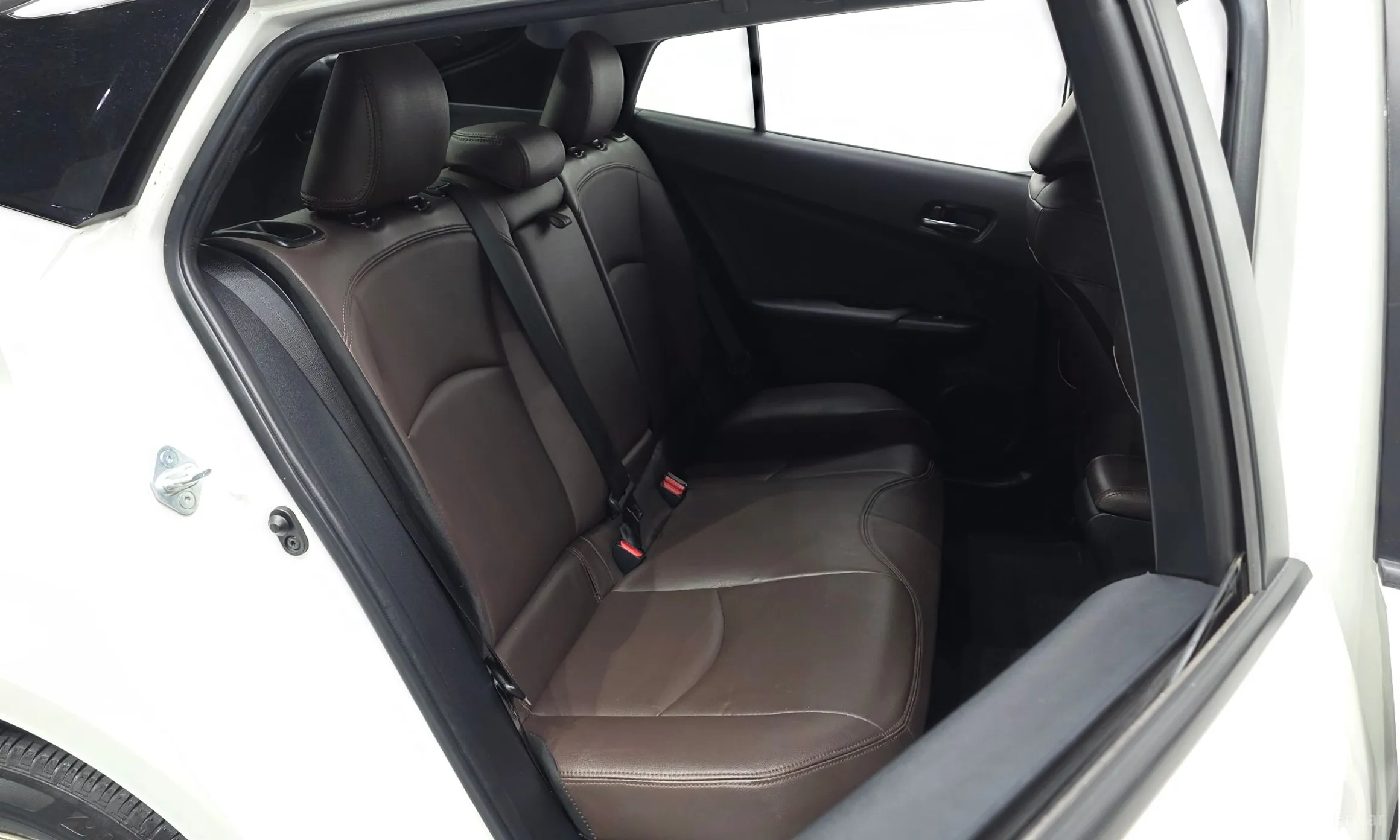 Toyota Prius 4th Generation превью 11