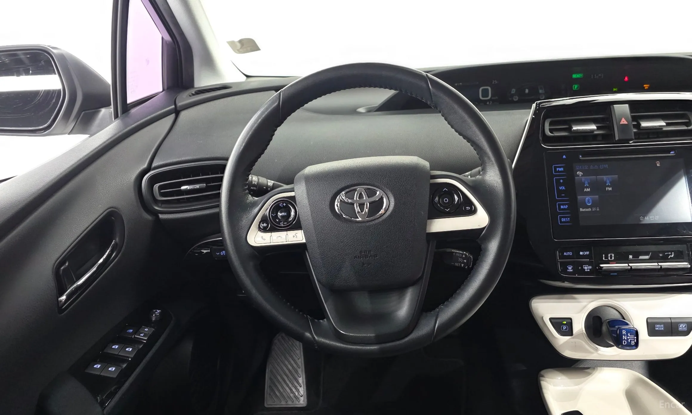 Toyota Prius 4th Generation превью 12