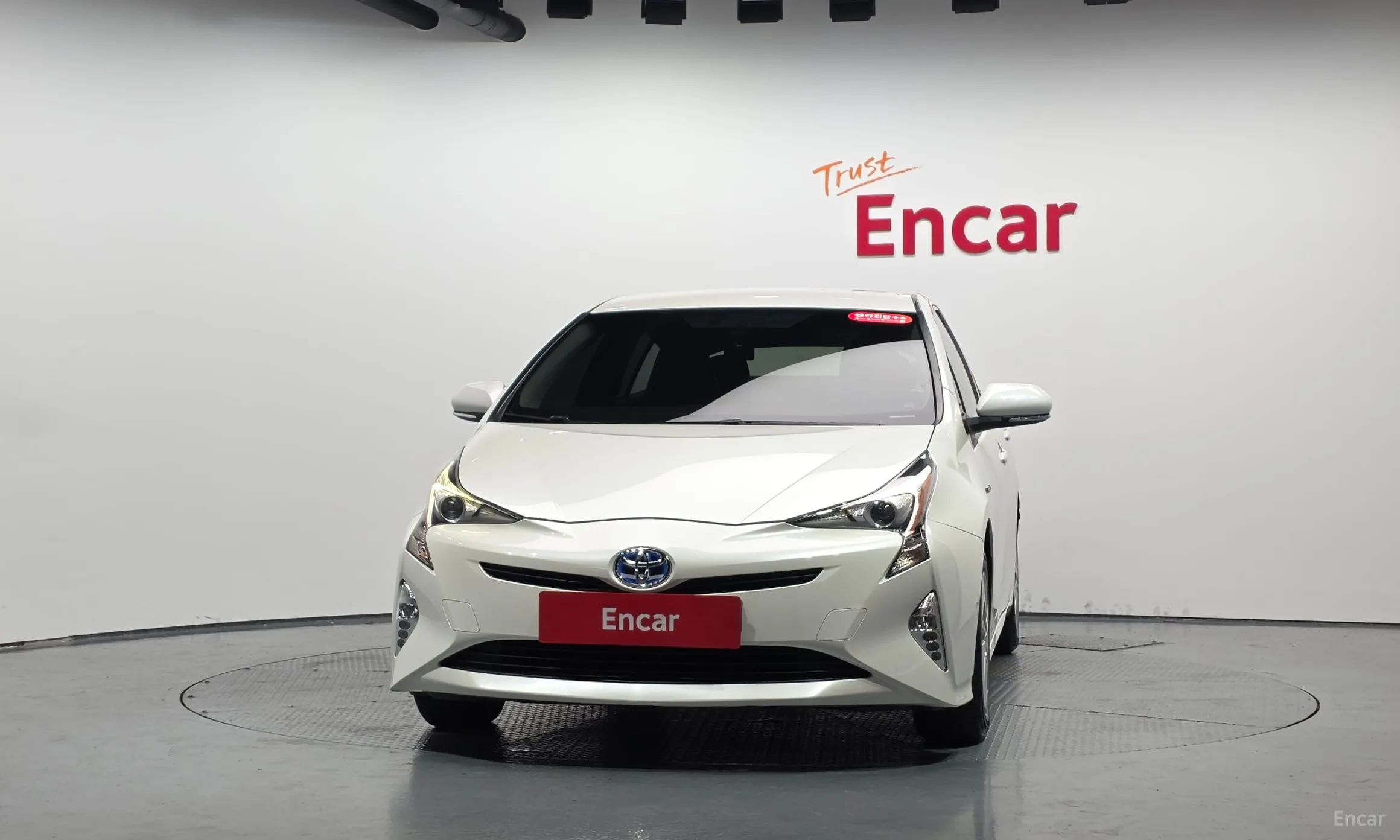 Toyota Prius 4th Generation превью 3