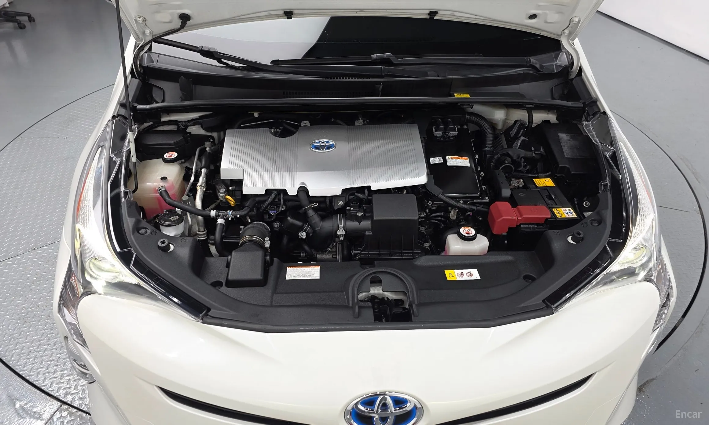Toyota Prius 4th Generation превью 6