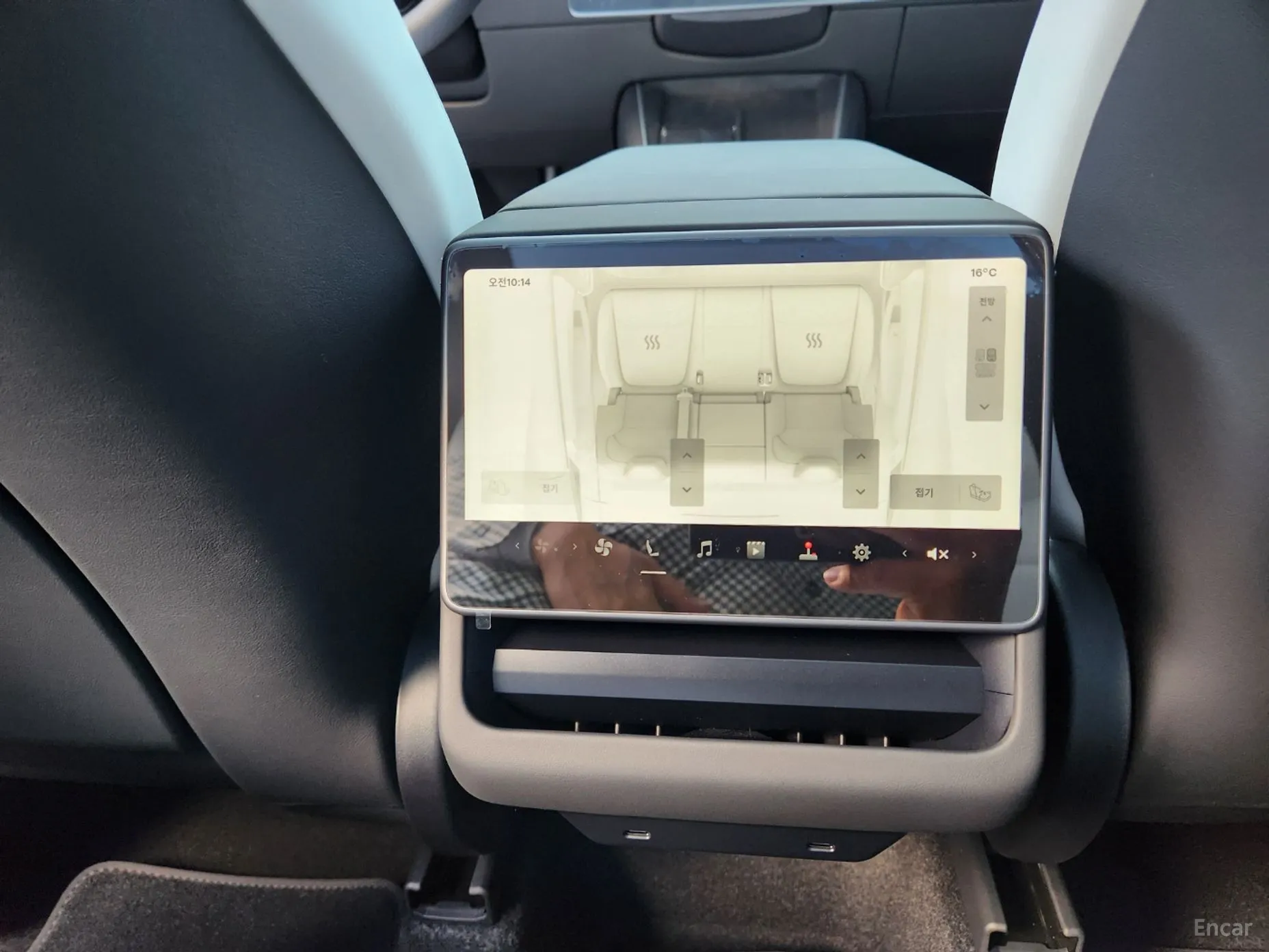 Tesla Model Y превью 14