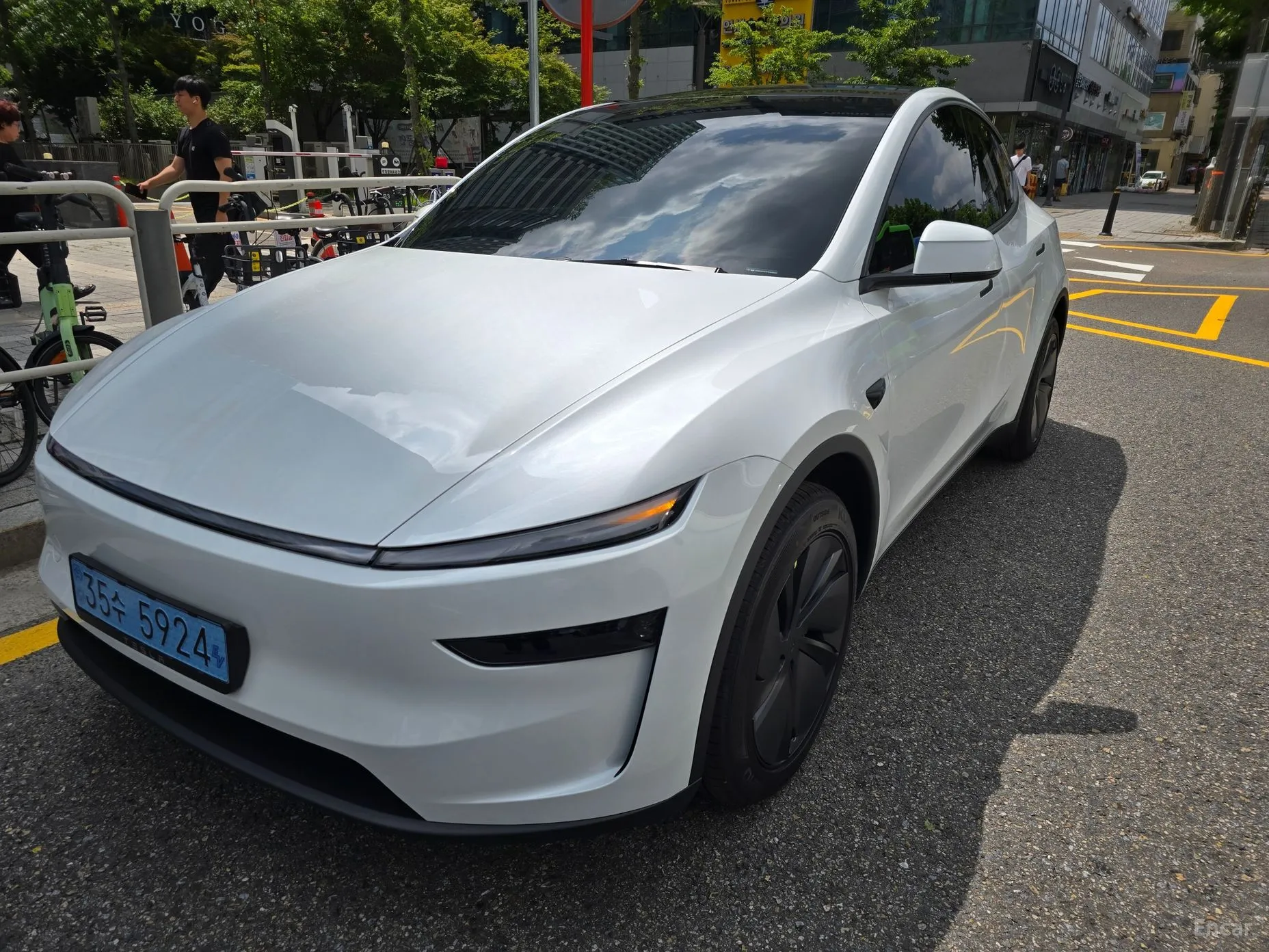 Tesla Model Y превью 2