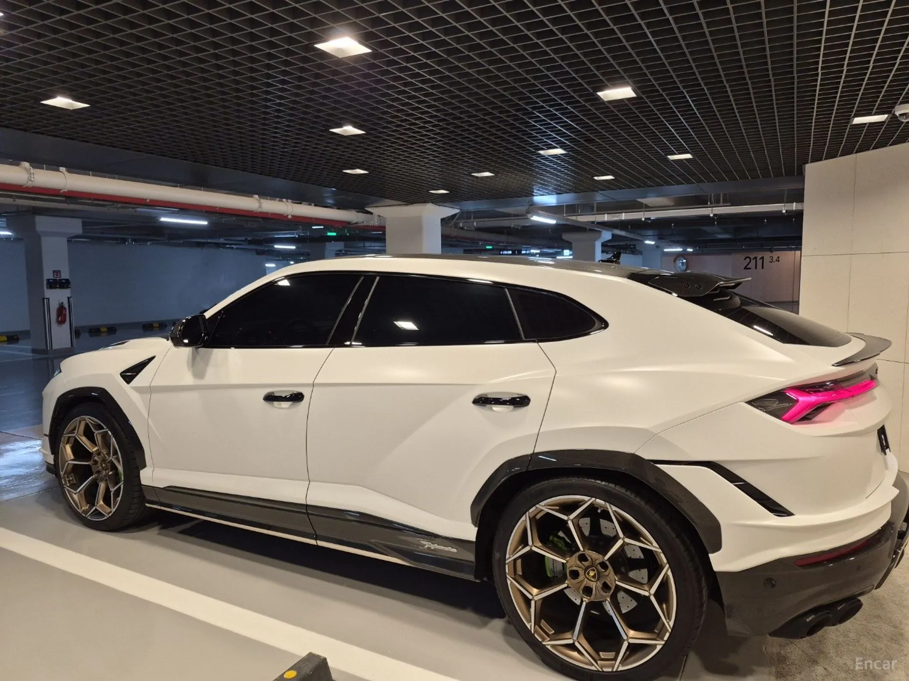 Lamborghini Urus превью 10