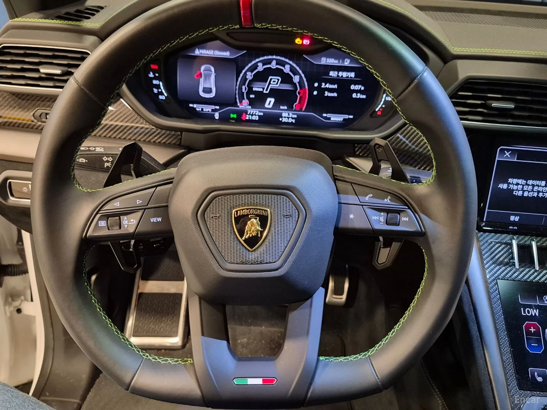 Lamborghini Urus превью 13