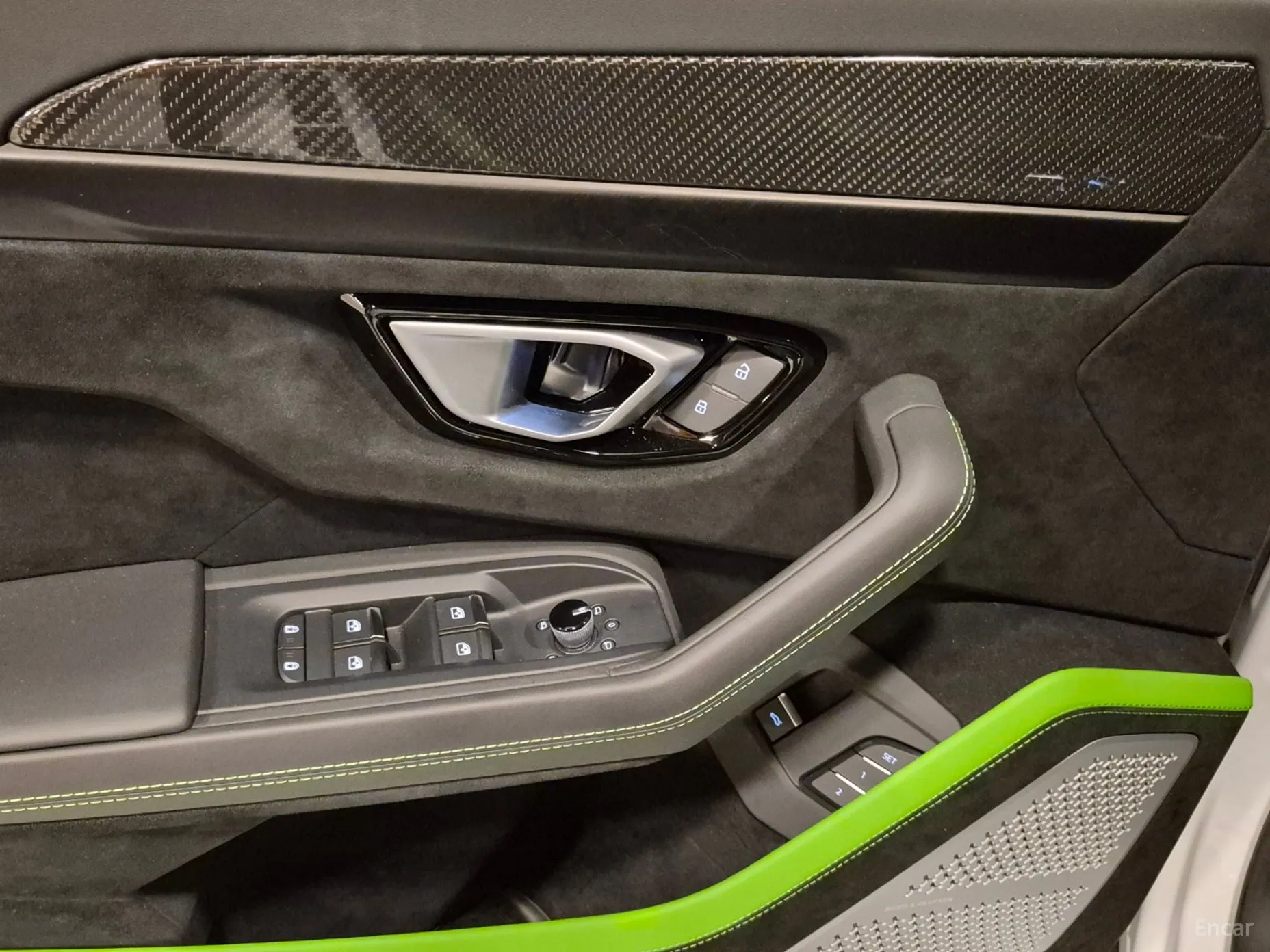 Lamborghini Urus превью 16
