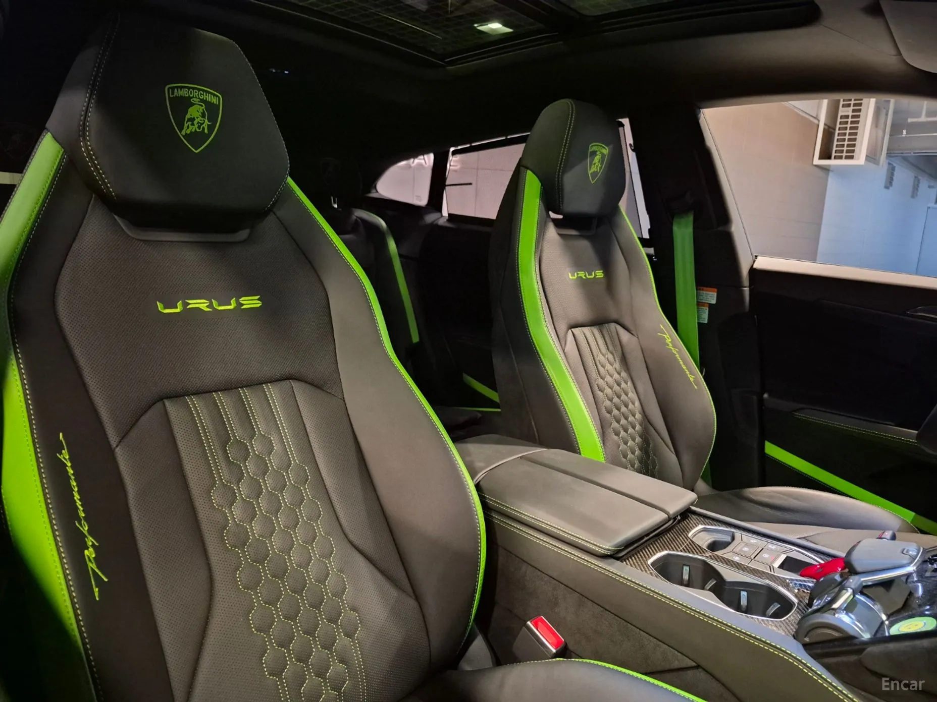 Lamborghini Urus превью 18