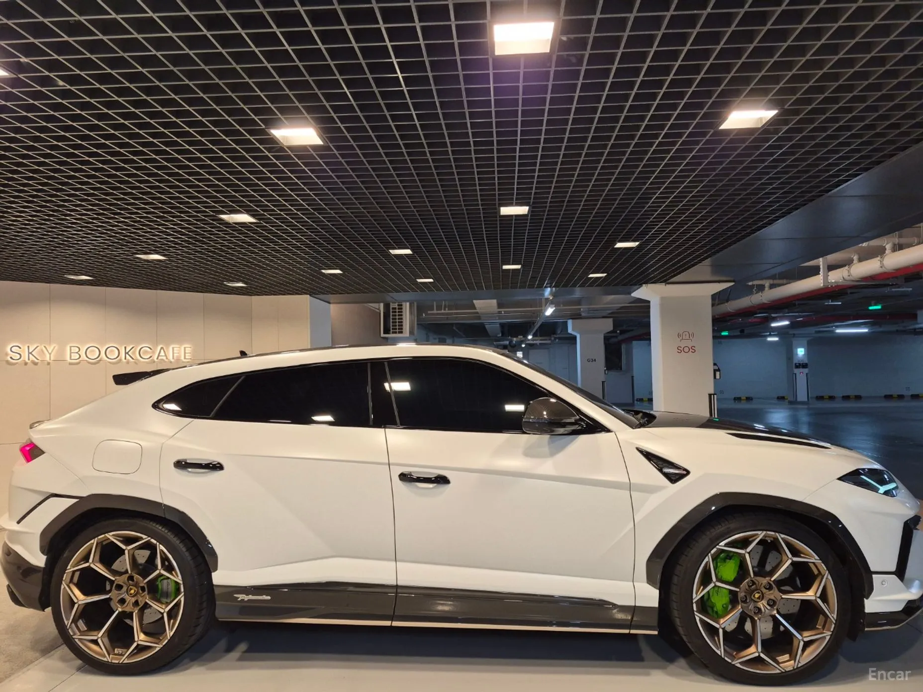 Lamborghini Urus превью 5
