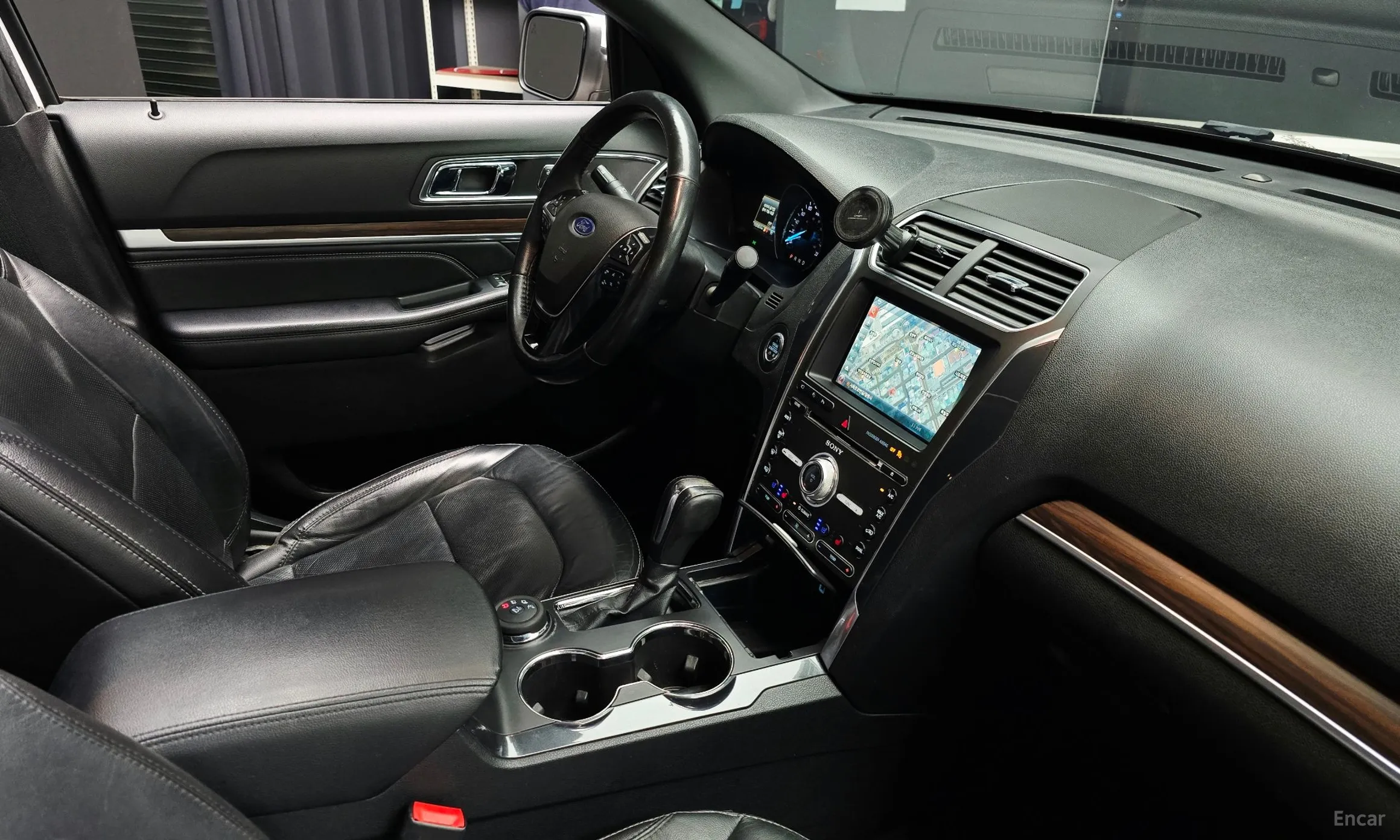 Ford Explorer превью 20