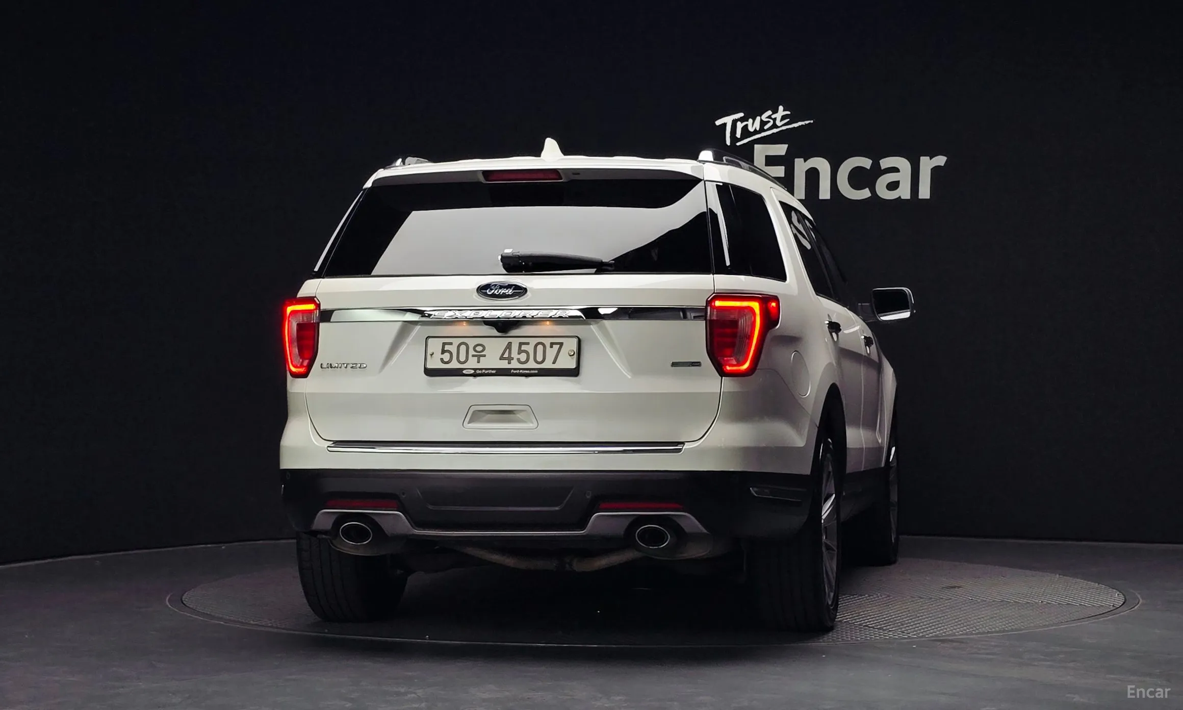 Ford Explorer превью 4