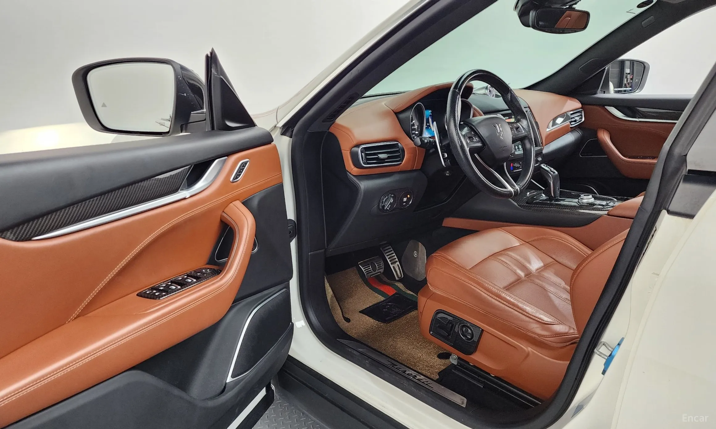 Maserati Levante превью 10