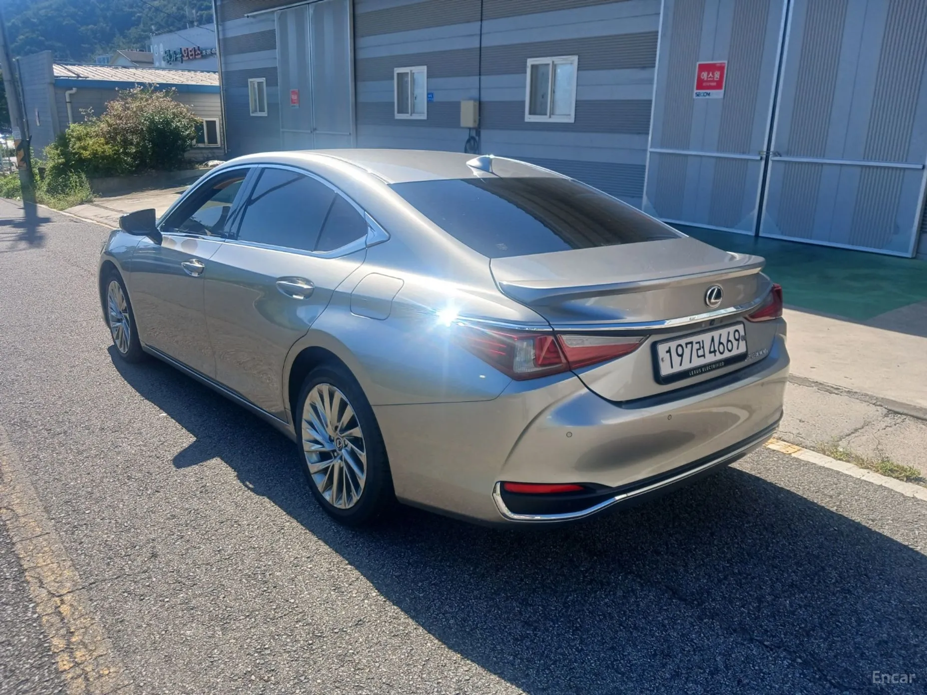 Lexus ES300h 7th Generation превью 4