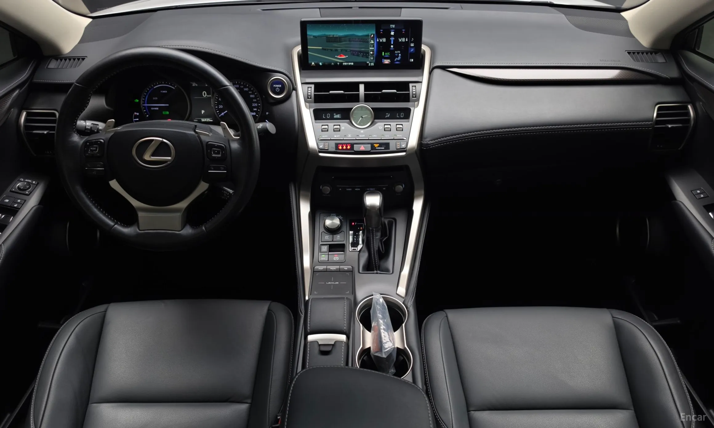 Lexus NX300h превью 7