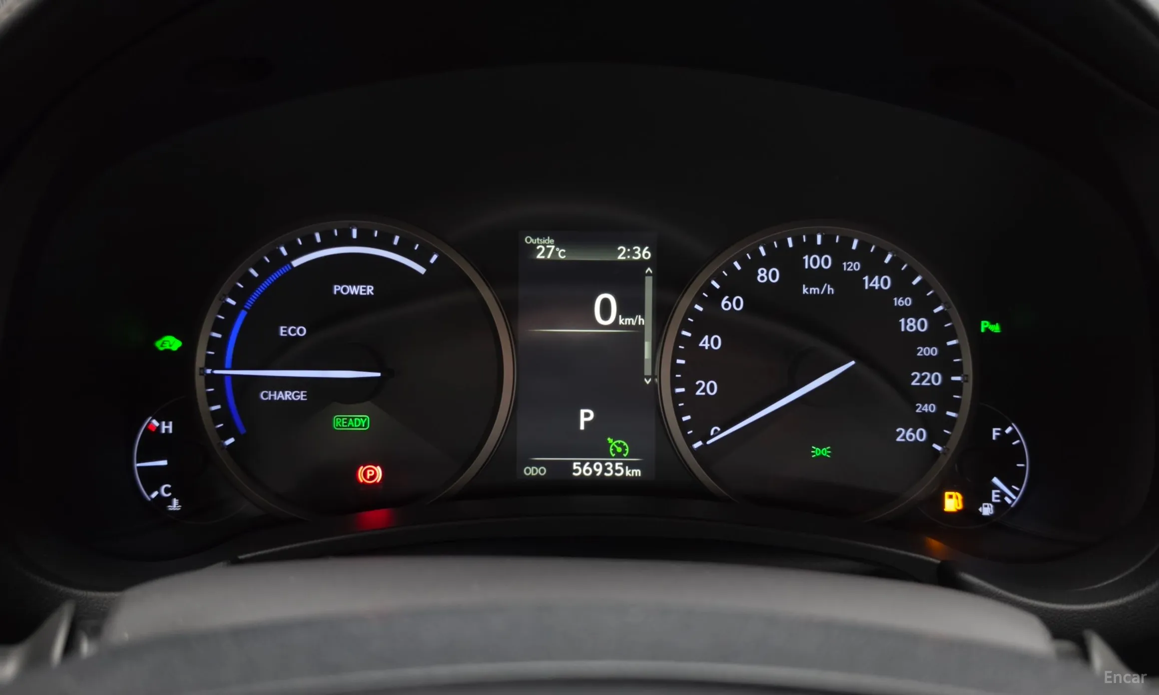 Lexus NX300h превью 8