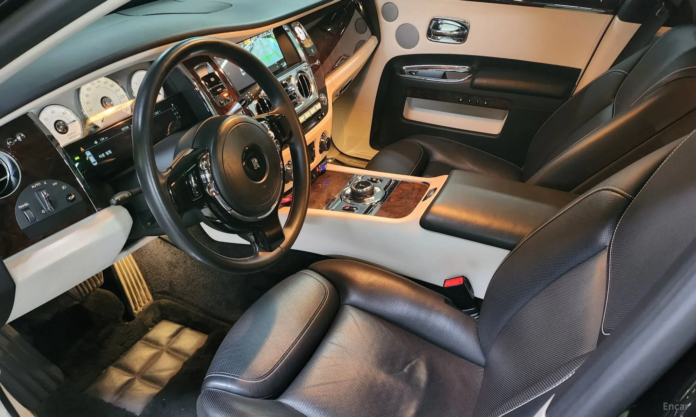 Rolls-Royce Ghost превью 16