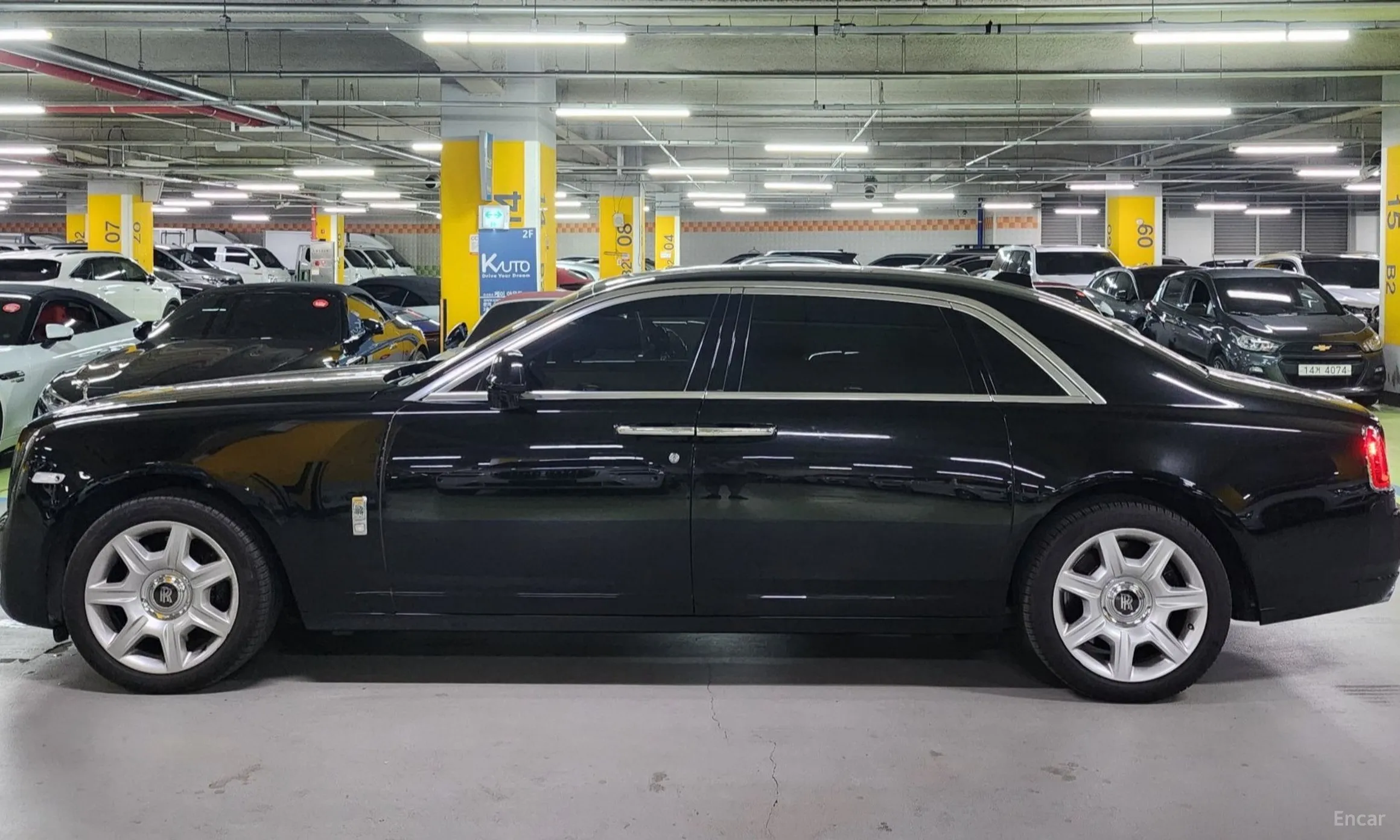 Rolls-Royce Ghost превью 6