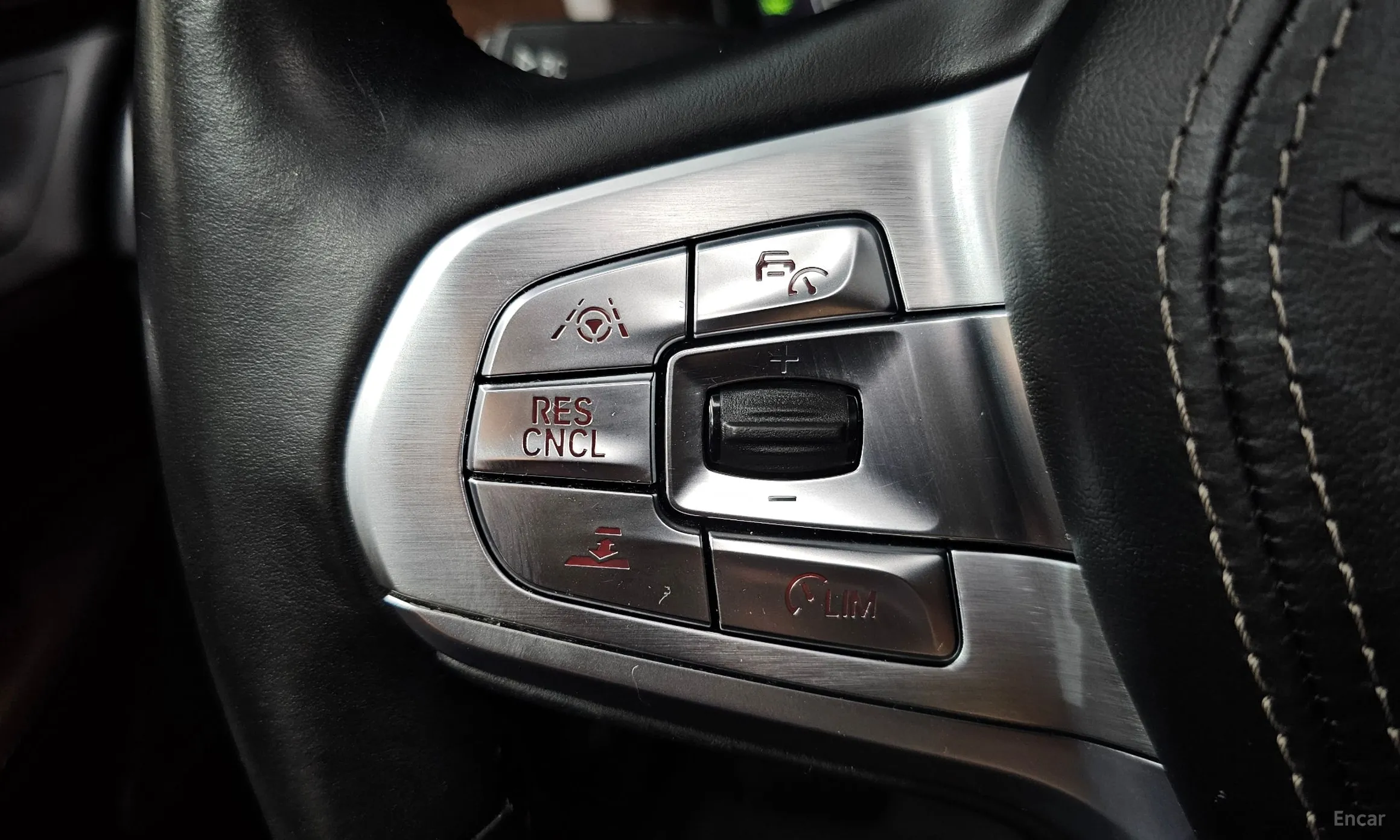 BMW 7 Series (G11) превью 14