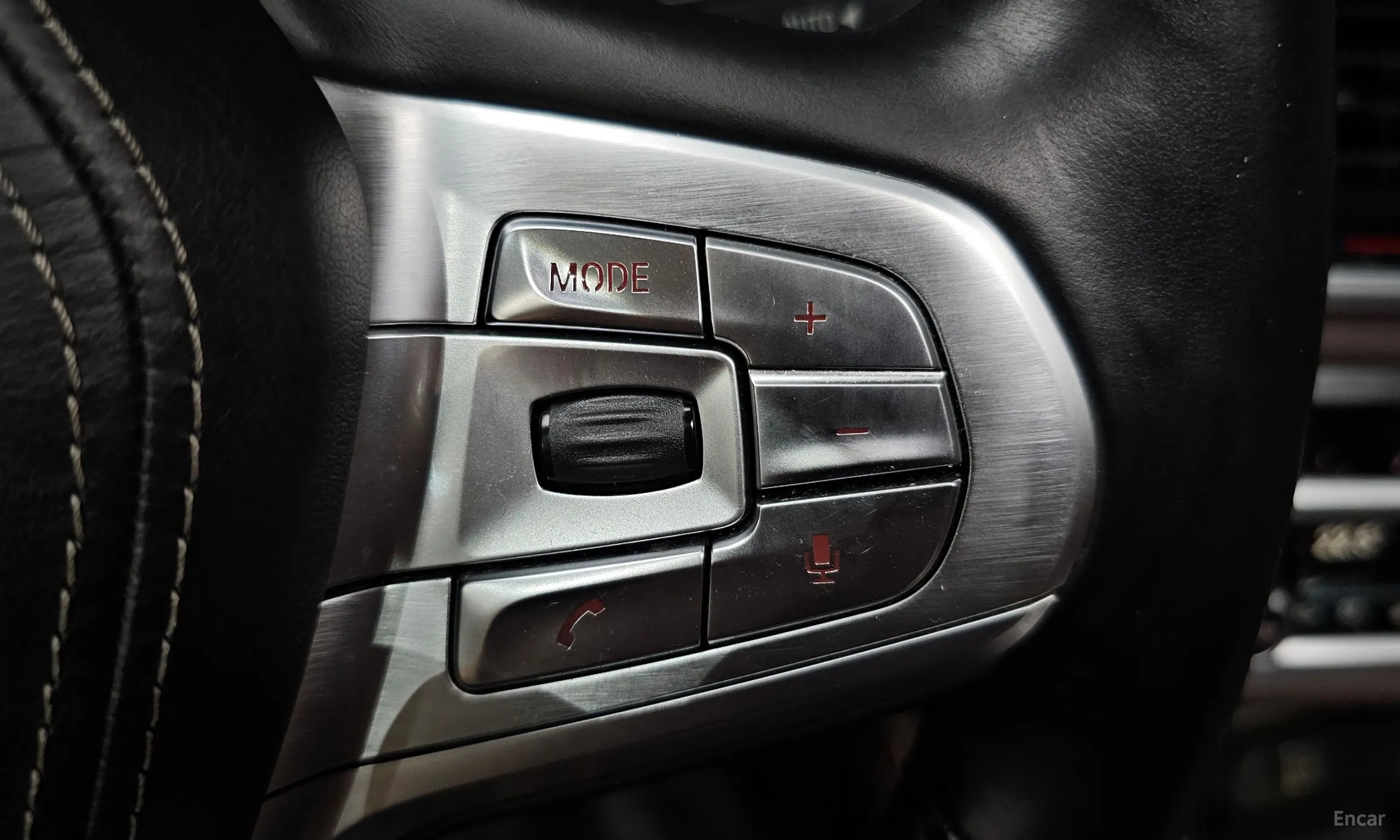 BMW 7 Series (G11) превью 15