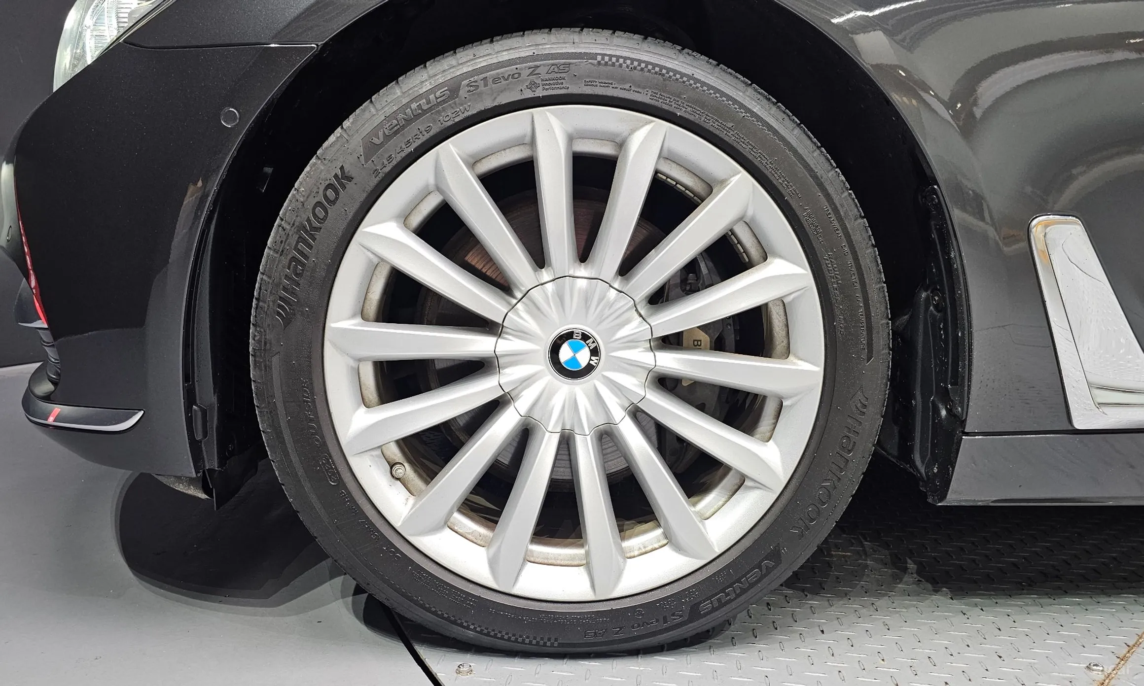 BMW 7 Series (G11) превью 5