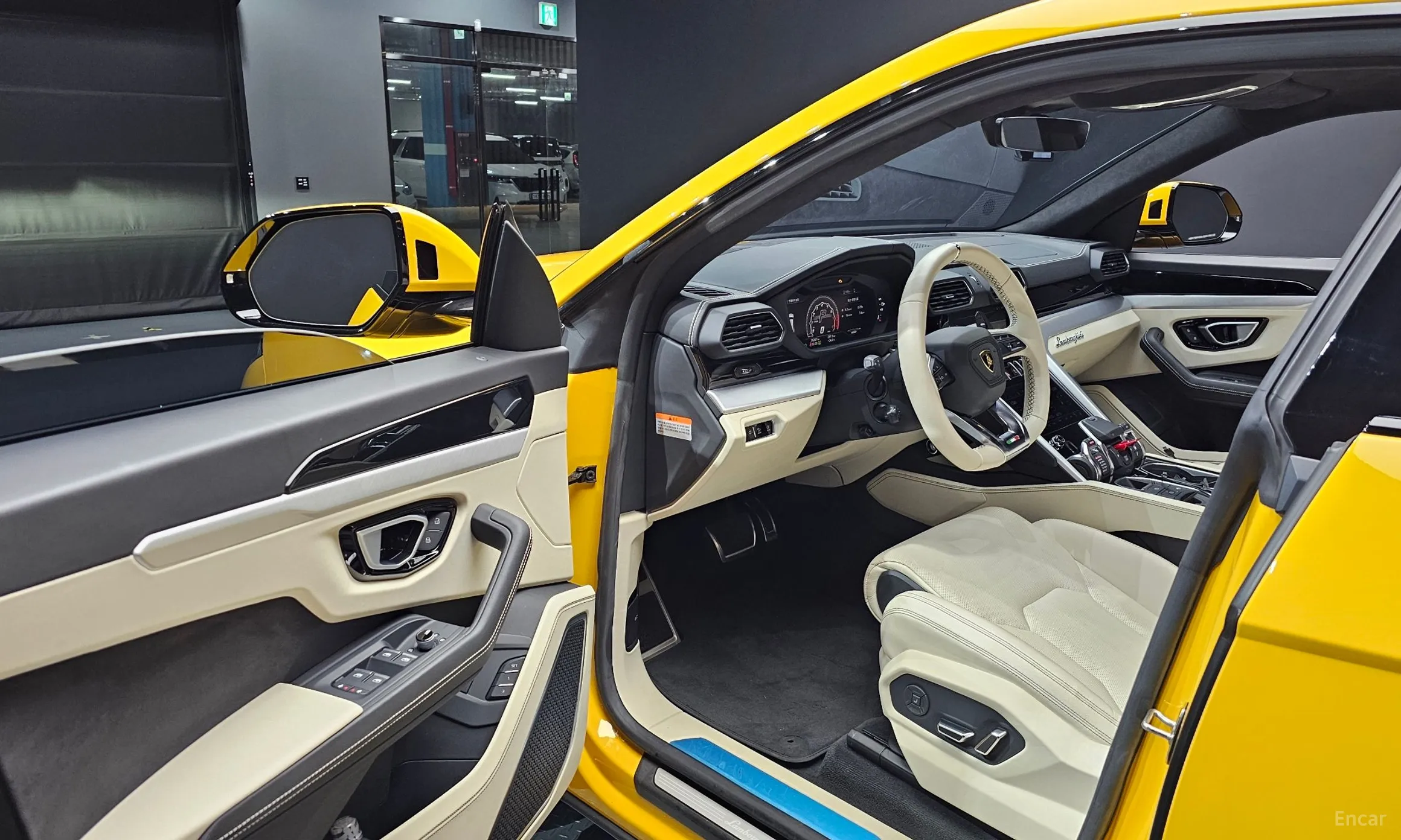 Lamborghini Urus превью 10