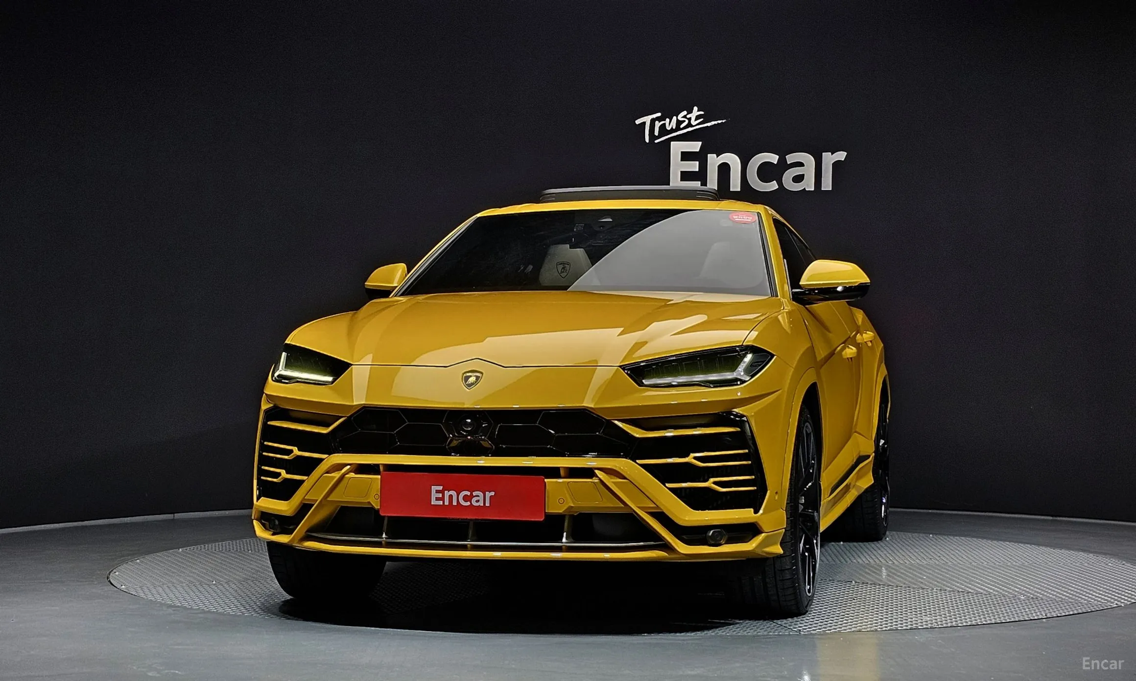 Lamborghini Urus превью 3