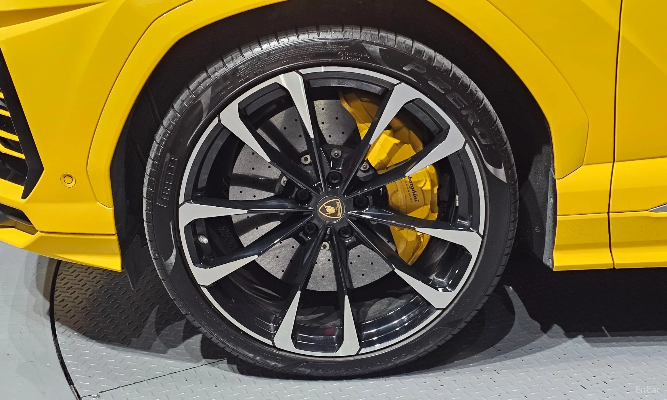 Lamborghini Urus превью 5