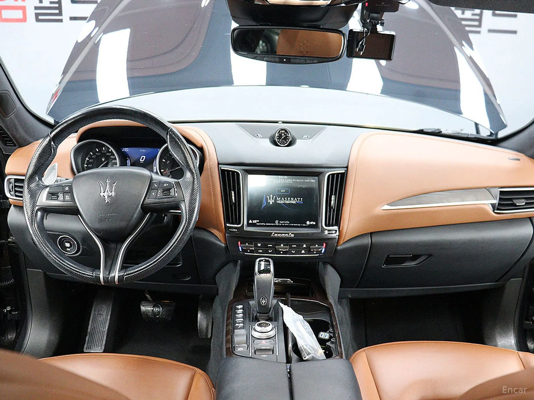 Maserati Levante превью 14