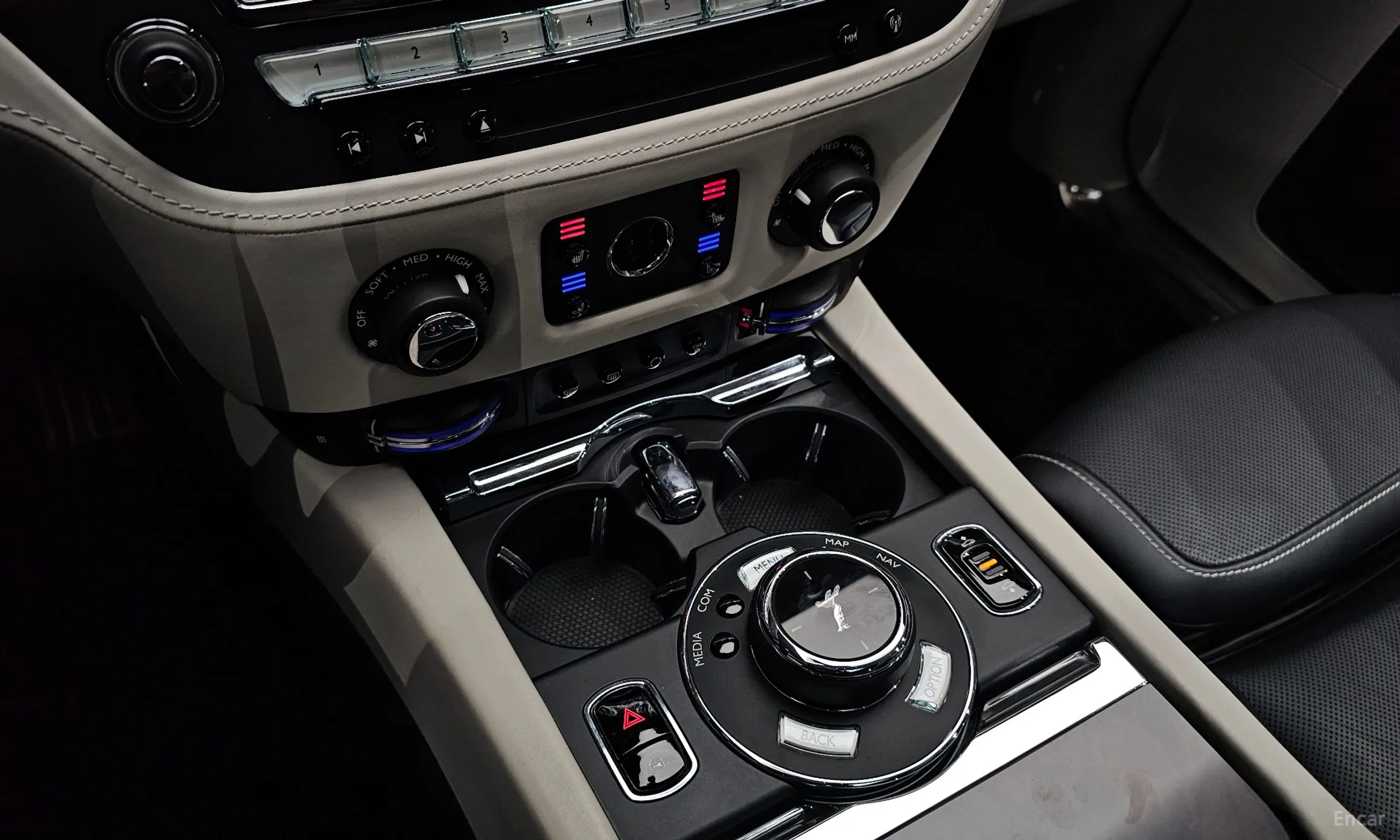 Rolls-Royce Ghost превью 9